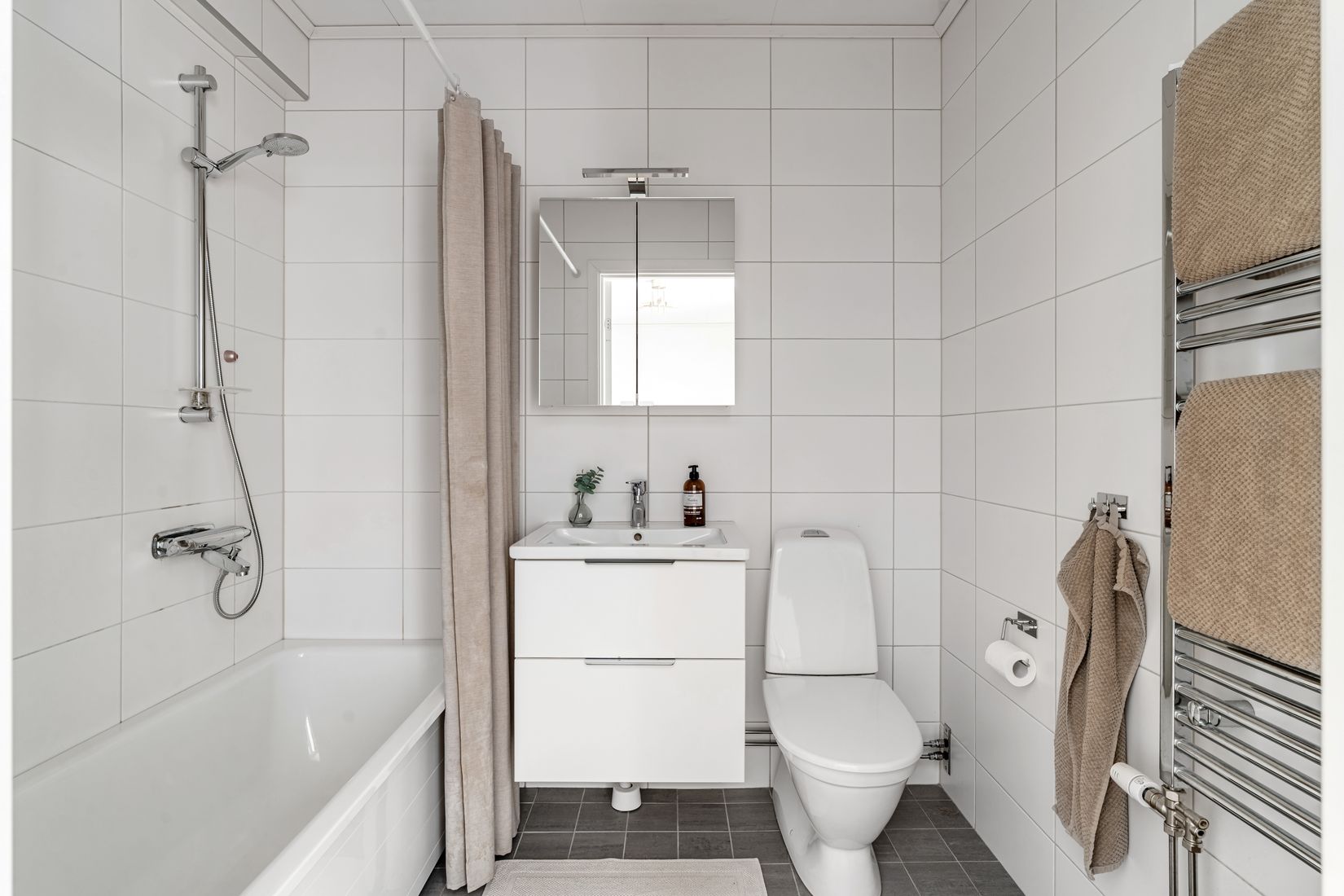 Bostadsrätt, Radhus, KAVELDUNSVÄGEN 2L, Löttingelund, Täby