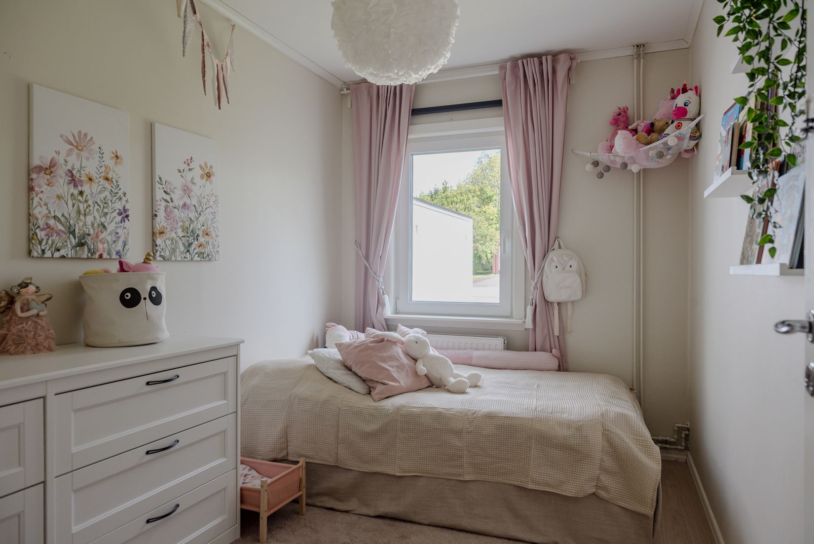 Villa, Radhus, Dyarnevägen 4, Bålsta Mansängen, Håbo