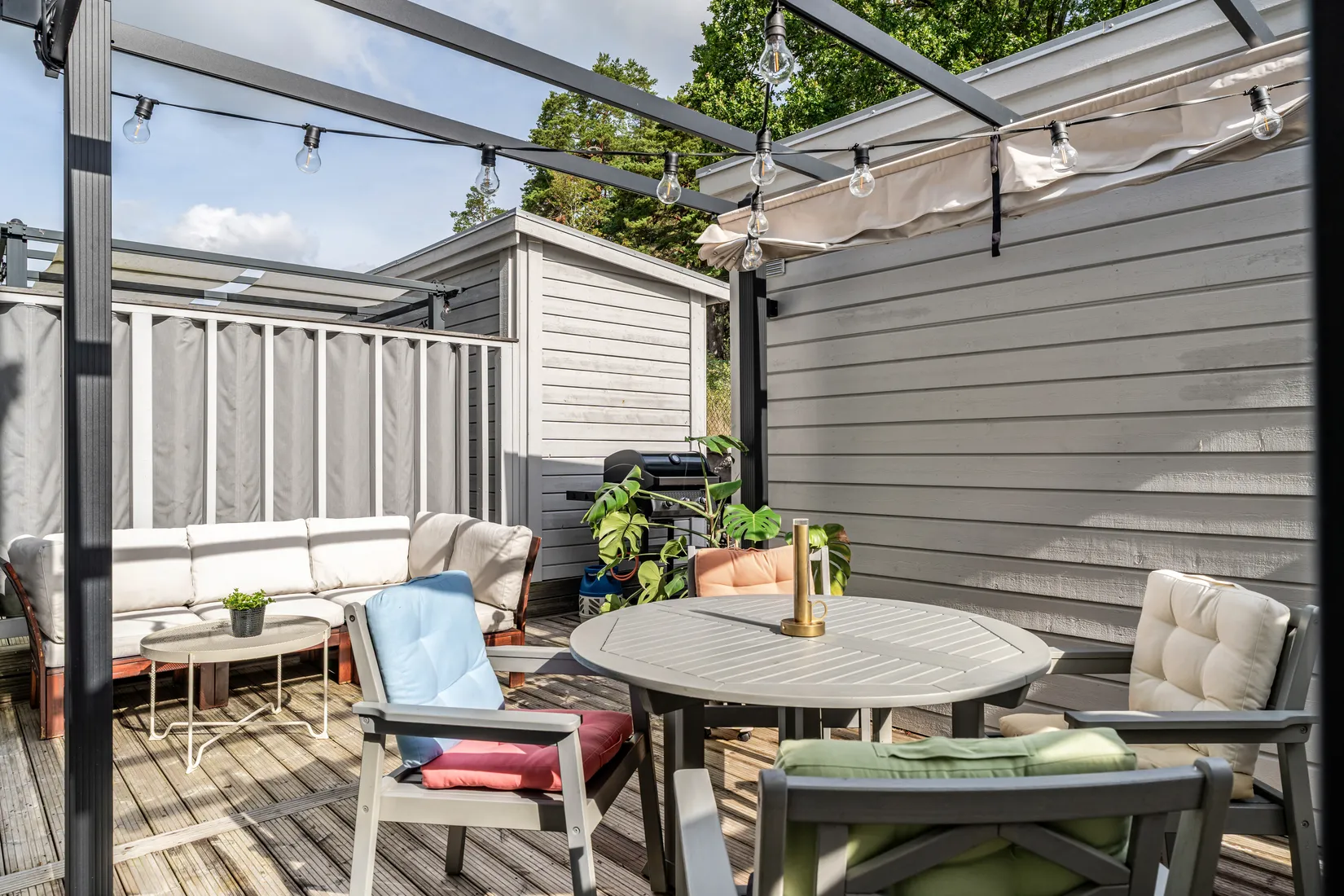 Bostadsrätt, Radhus, Silverskattsvägen 1B, Täljö, Österåker