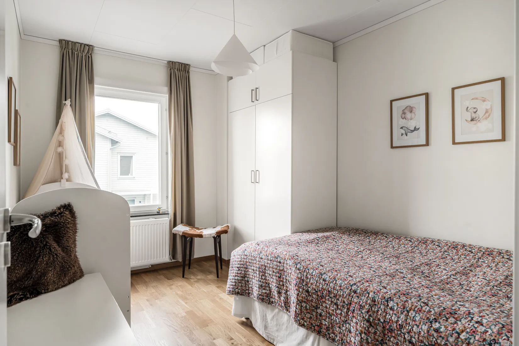 Bostadsrätt, Radhus, Silverskattsvägen 1B, Täljö, Österåker