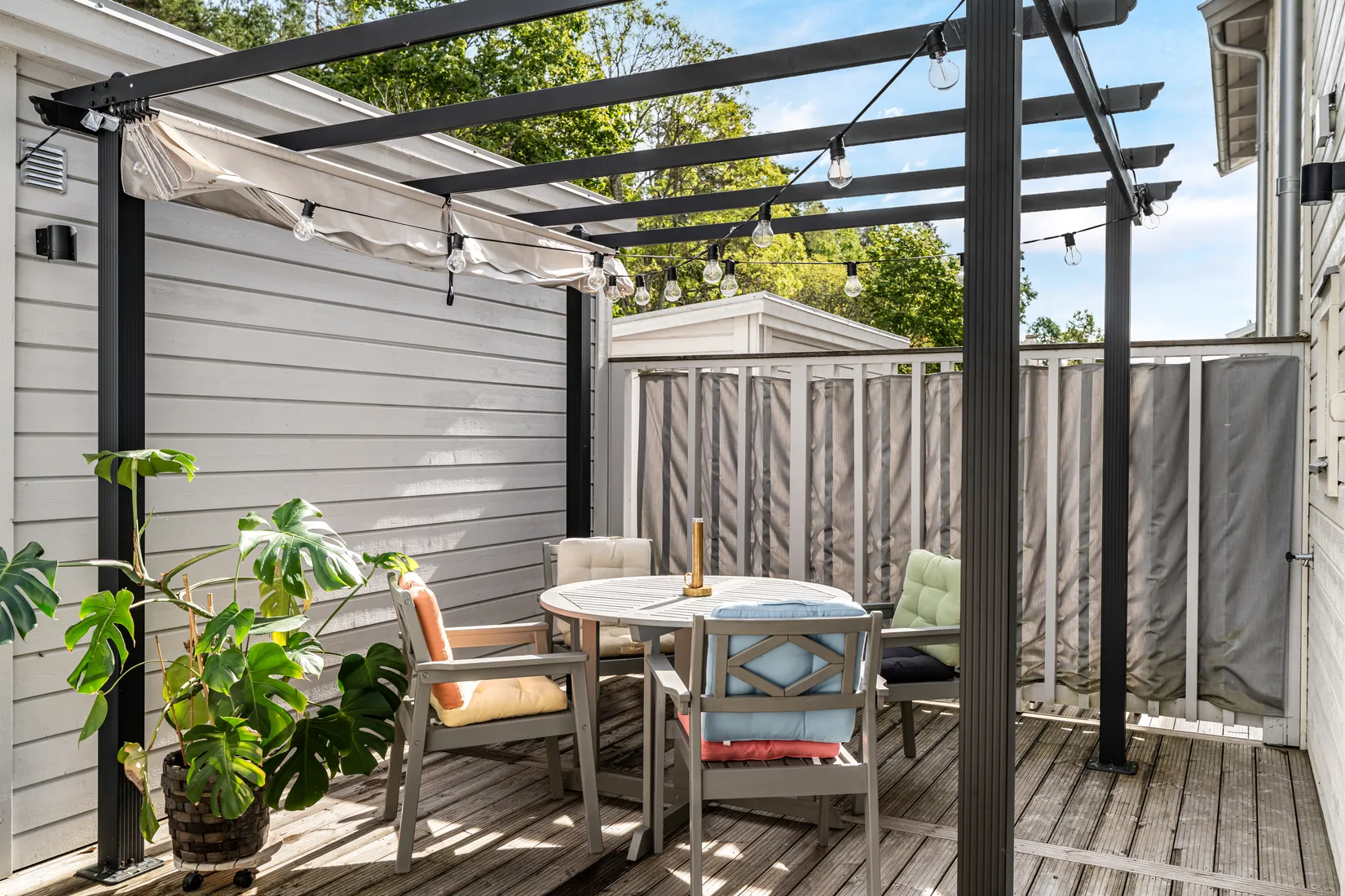 Bostadsrätt, Radhus, Silverskattsvägen 1B, Täljö, Österåker