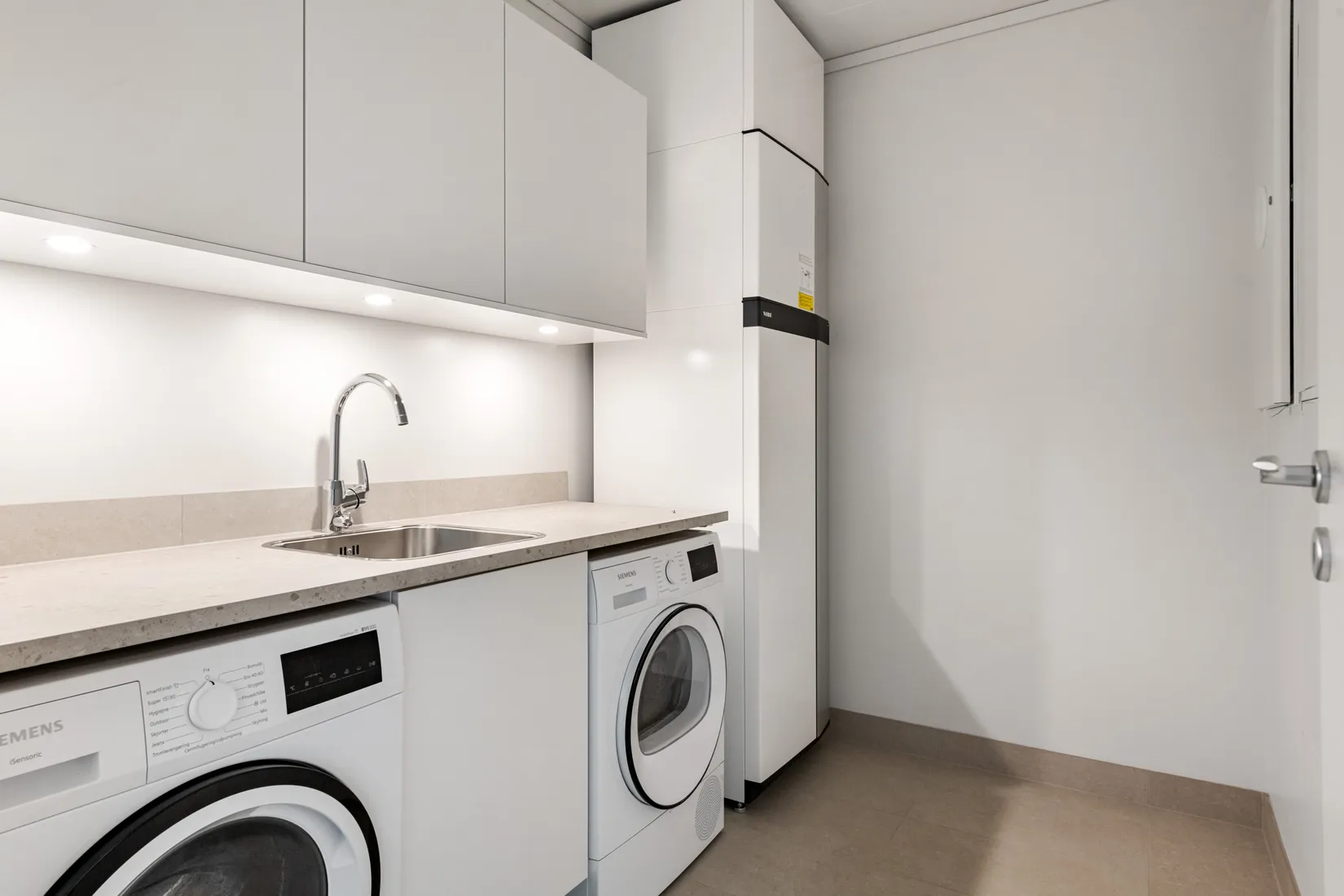 Bostadsrätt, Radhus, Råstugevägen 16, Hägerneholm, Arninge, Täby