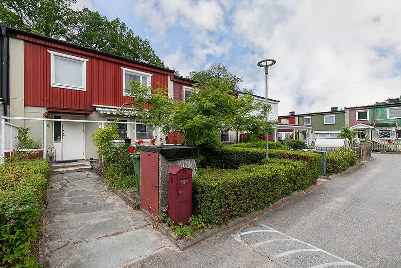 Radhus, Avstyckningsvägen 5, Norsborg - Alby, Botkyrka