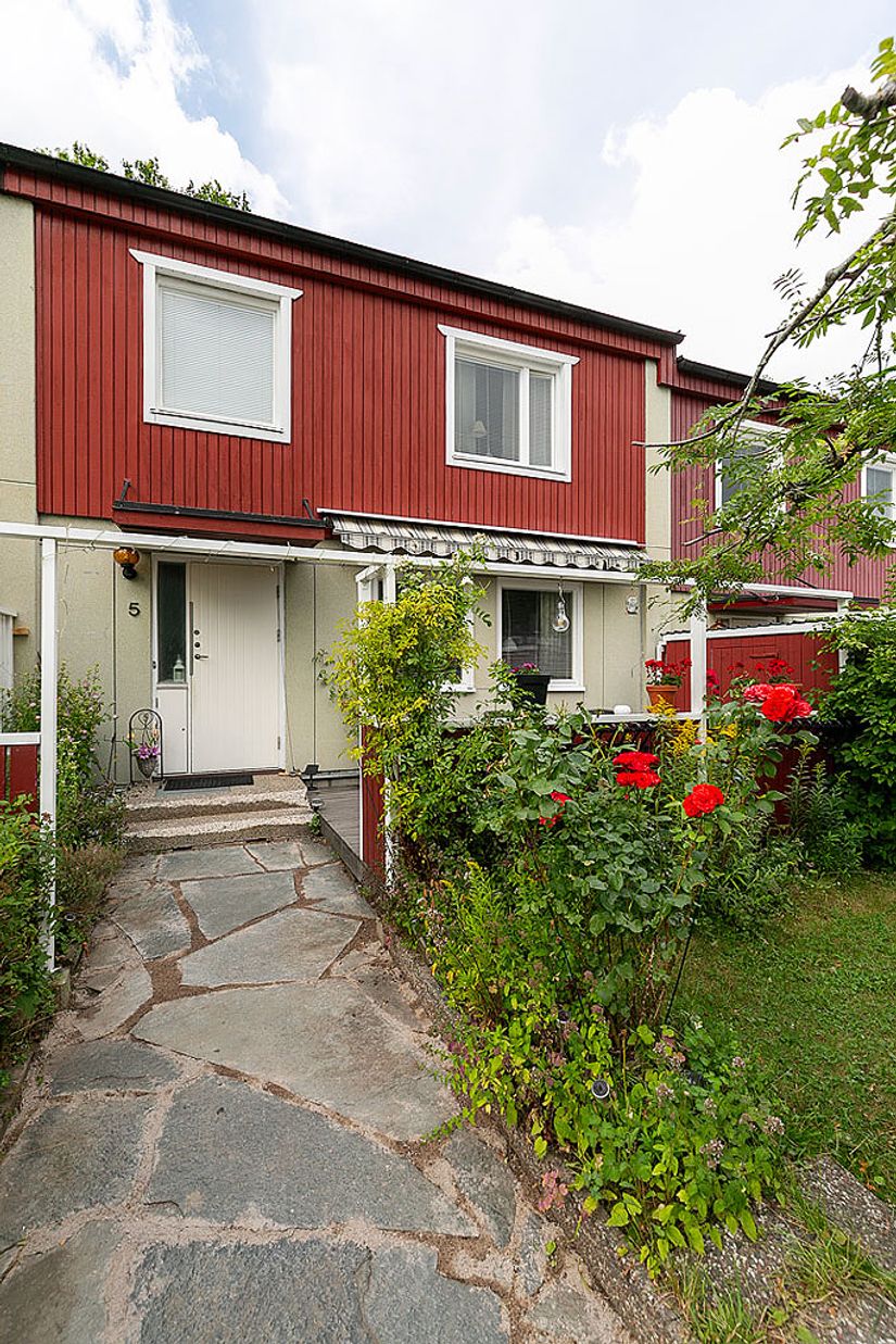 Radhus, Avstyckningsvägen 5, Norsborg - Alby, Botkyrka