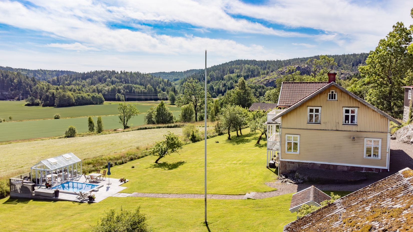 Gård/Skog, Hässleröd 717, Uddevalla