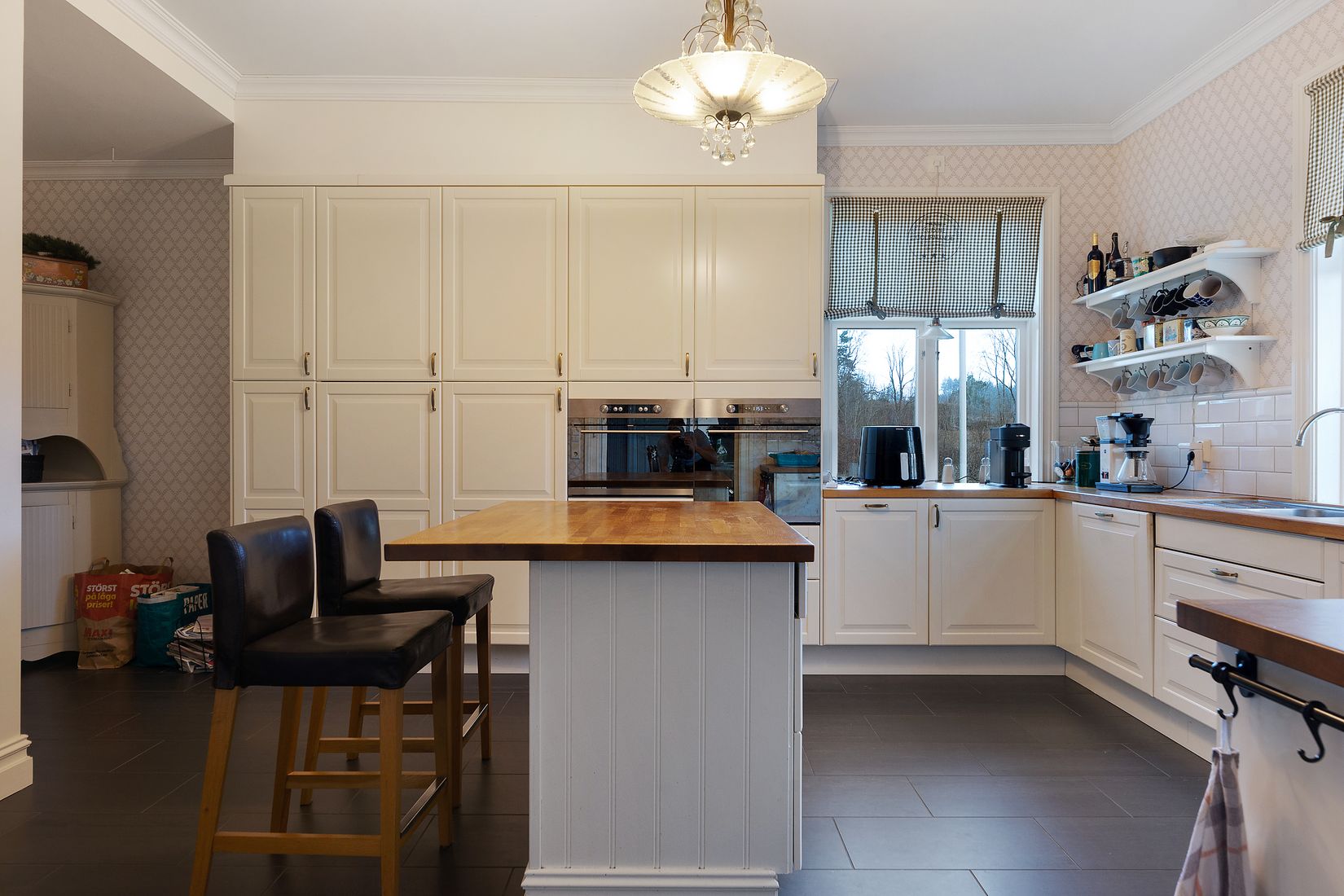 Gård/Skog, Hässleröd 717, Uddevalla