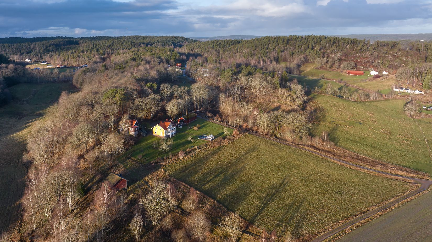 Gård/Skog, Hässleröd 717, Uddevalla