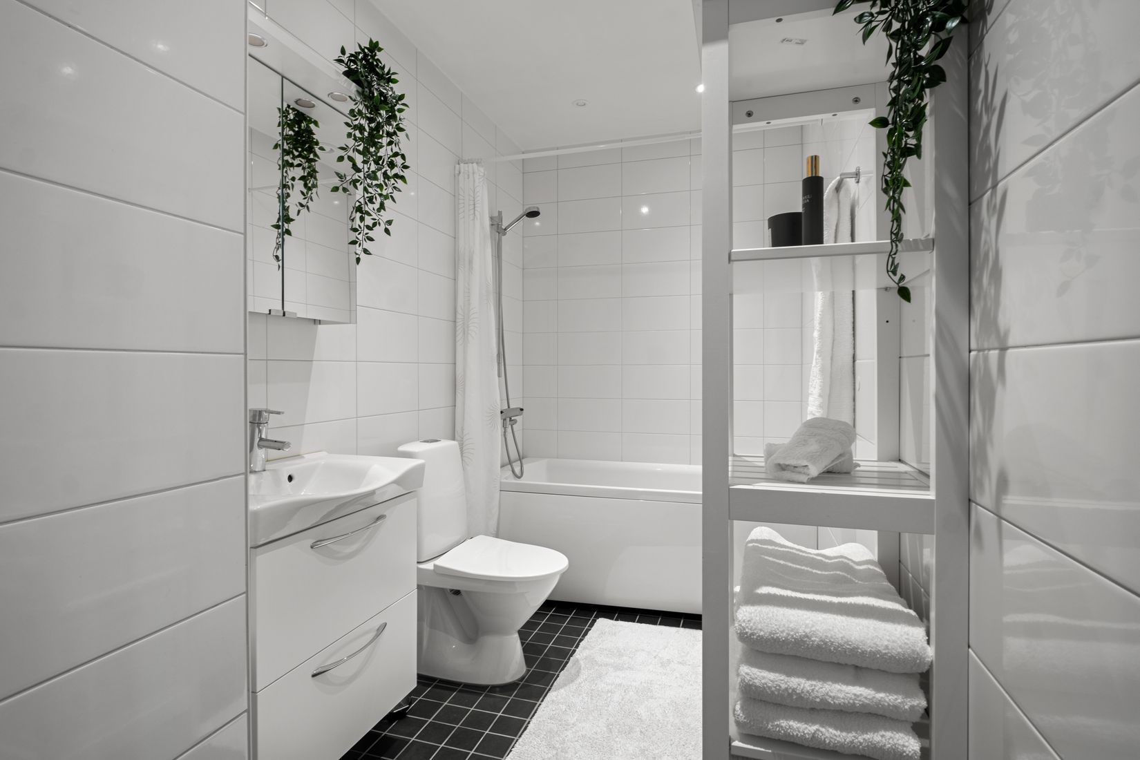 Radhus, Ekängsgränd 6B, Tyresö StrandStrandängarna, Tyresö