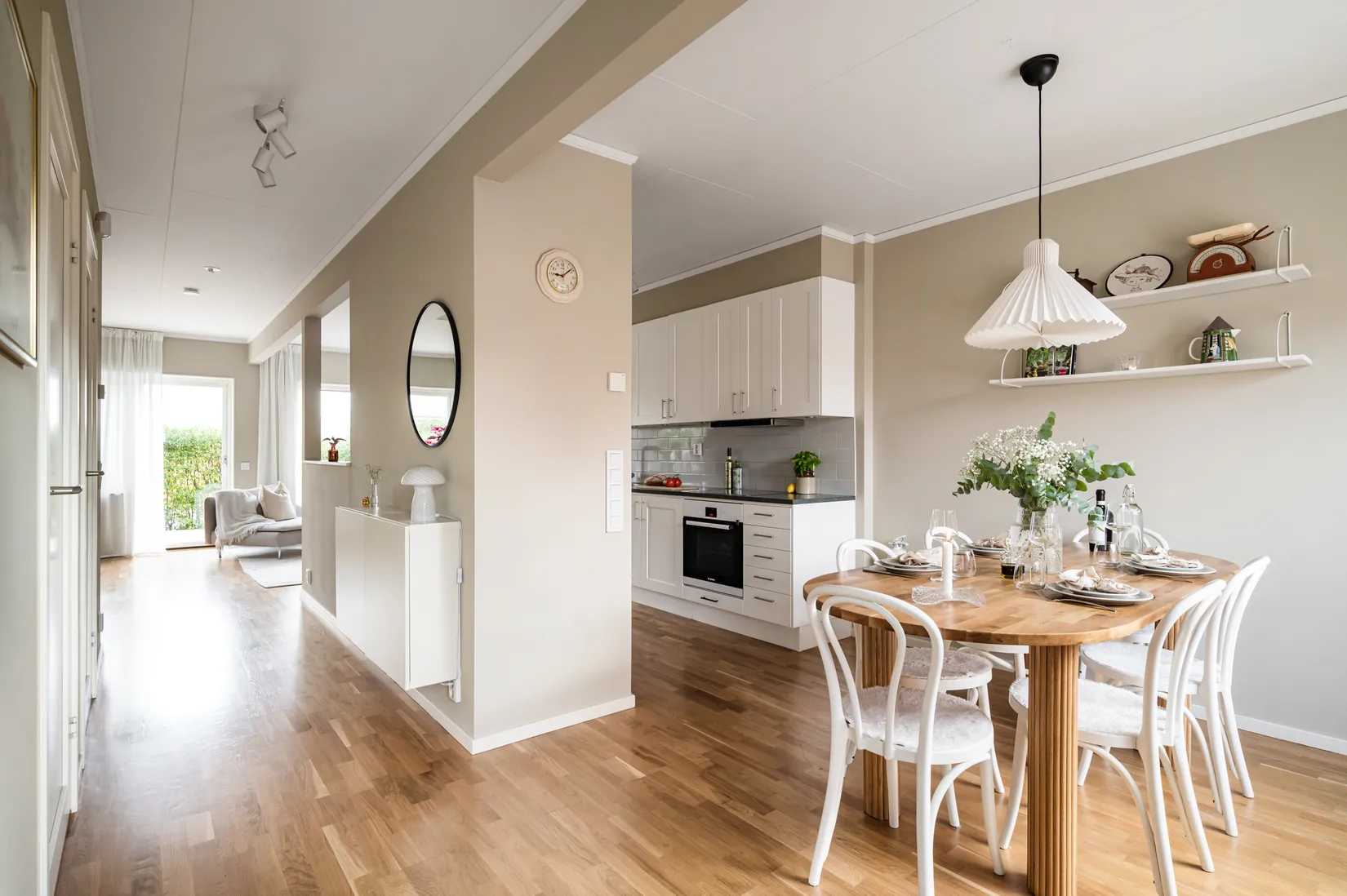 Radhus, Klockarebovägen 50, Bålsta/Frösundavik, Håbo