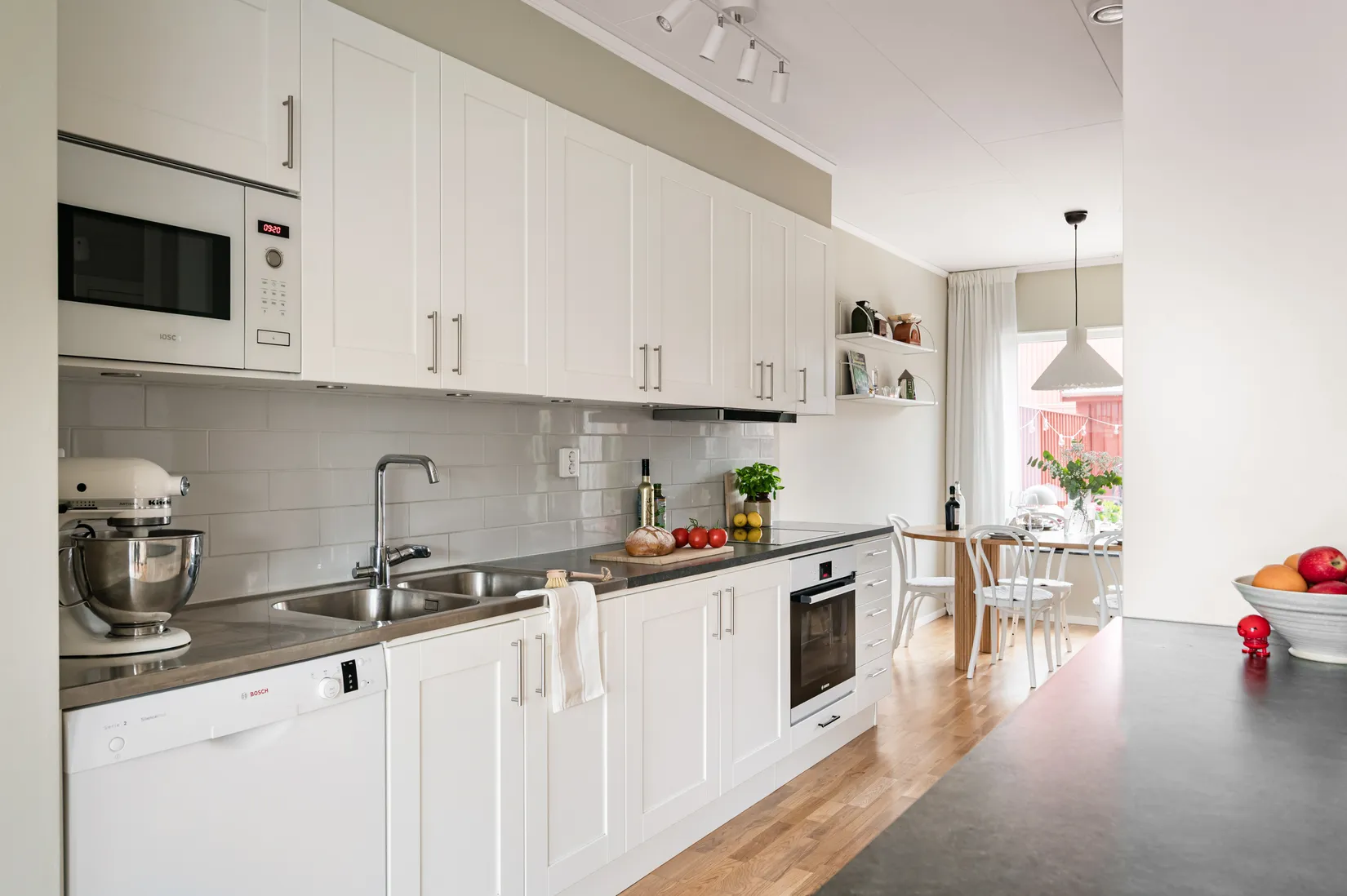 Radhus, Klockarebovägen 50, Bålsta/Frösundavik, Håbo