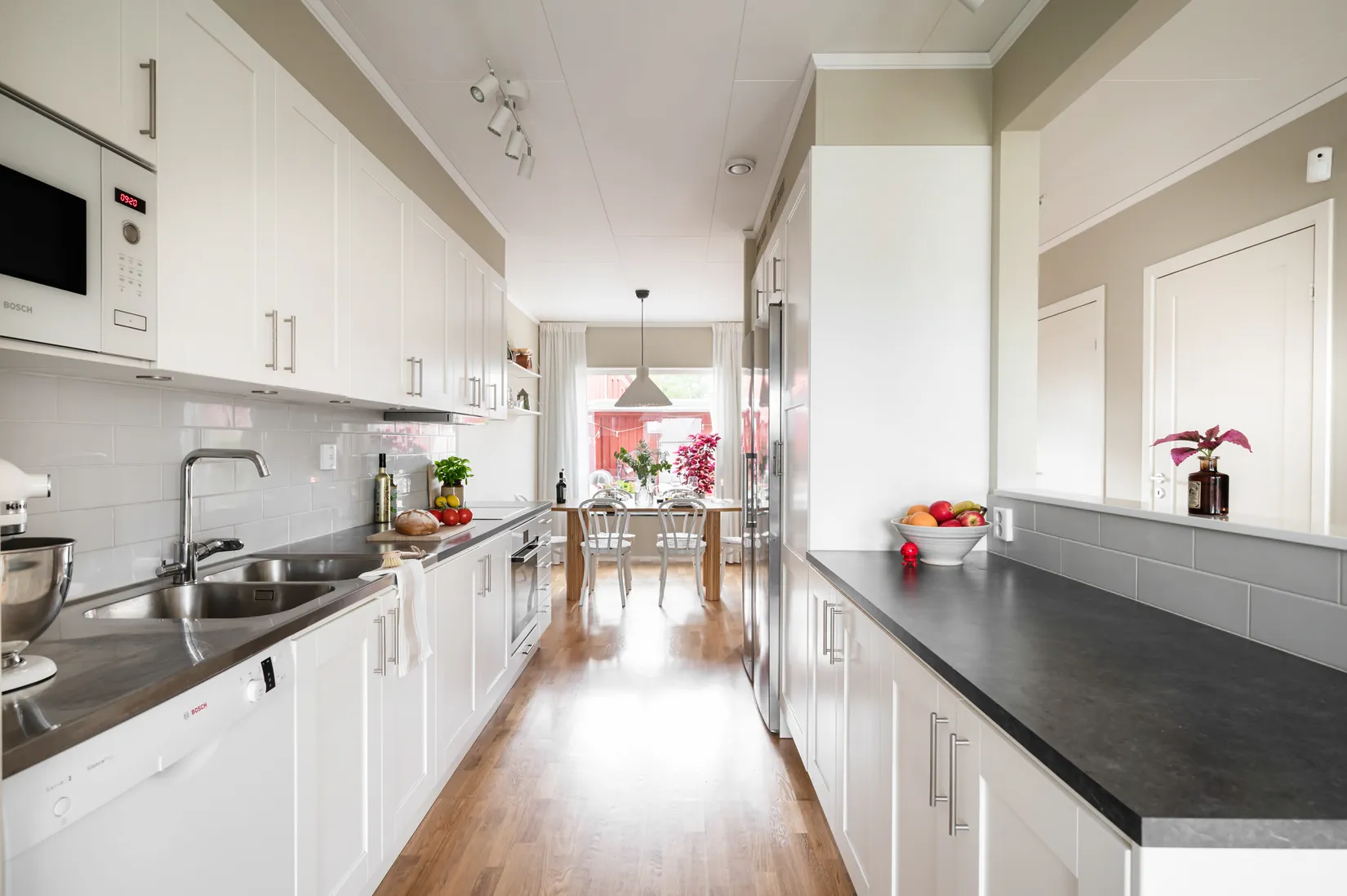 Radhus, Klockarebovägen 50, Bålsta/Frösundavik, Håbo