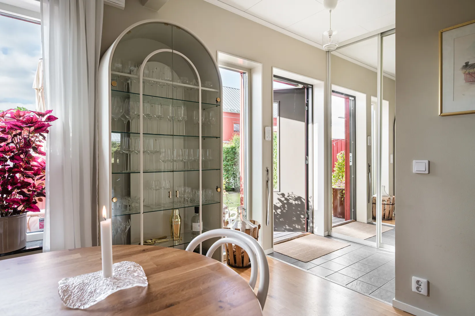 Radhus, Klockarebovägen 50, Bålsta/Frösundavik, Håbo