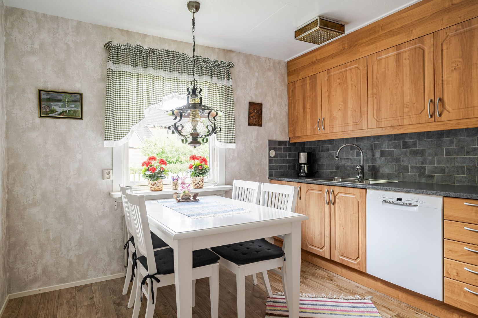 Villa, Radhus, Skämbylötvägen 25A, Åkers Styckebruk, Strängnäs