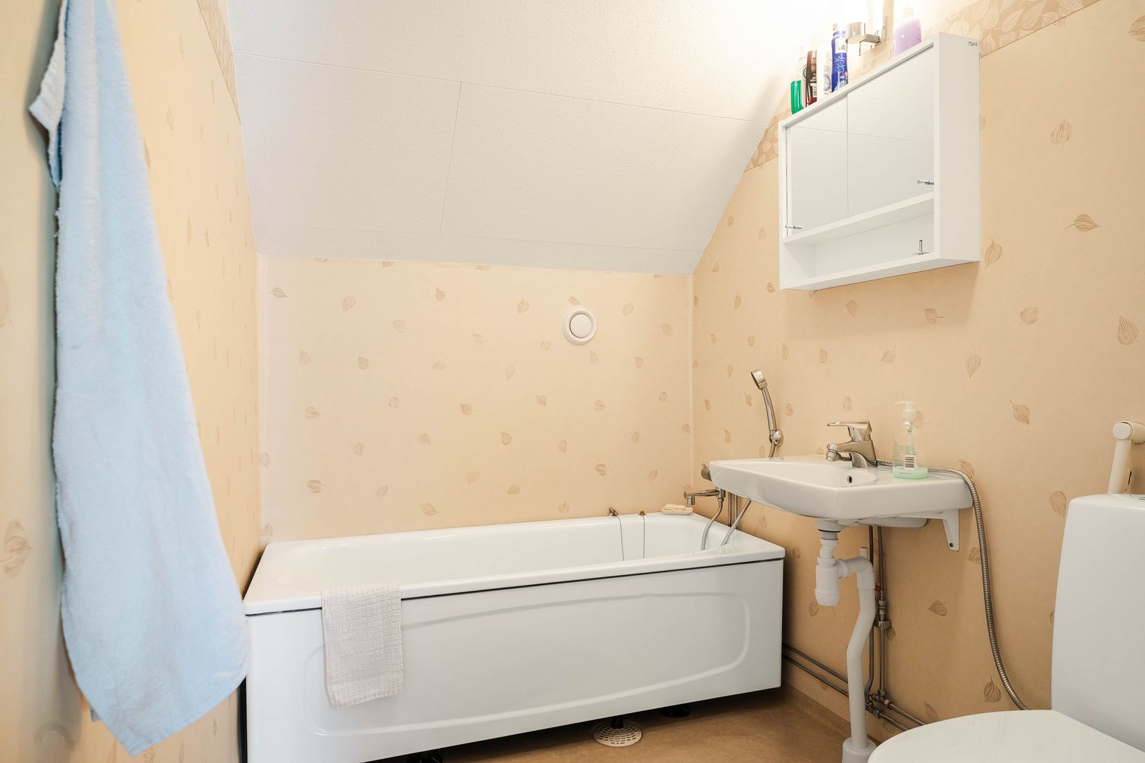 Villa, Radhus, Skämbylötvägen 25A, Åkers Styckebruk, Strängnäs