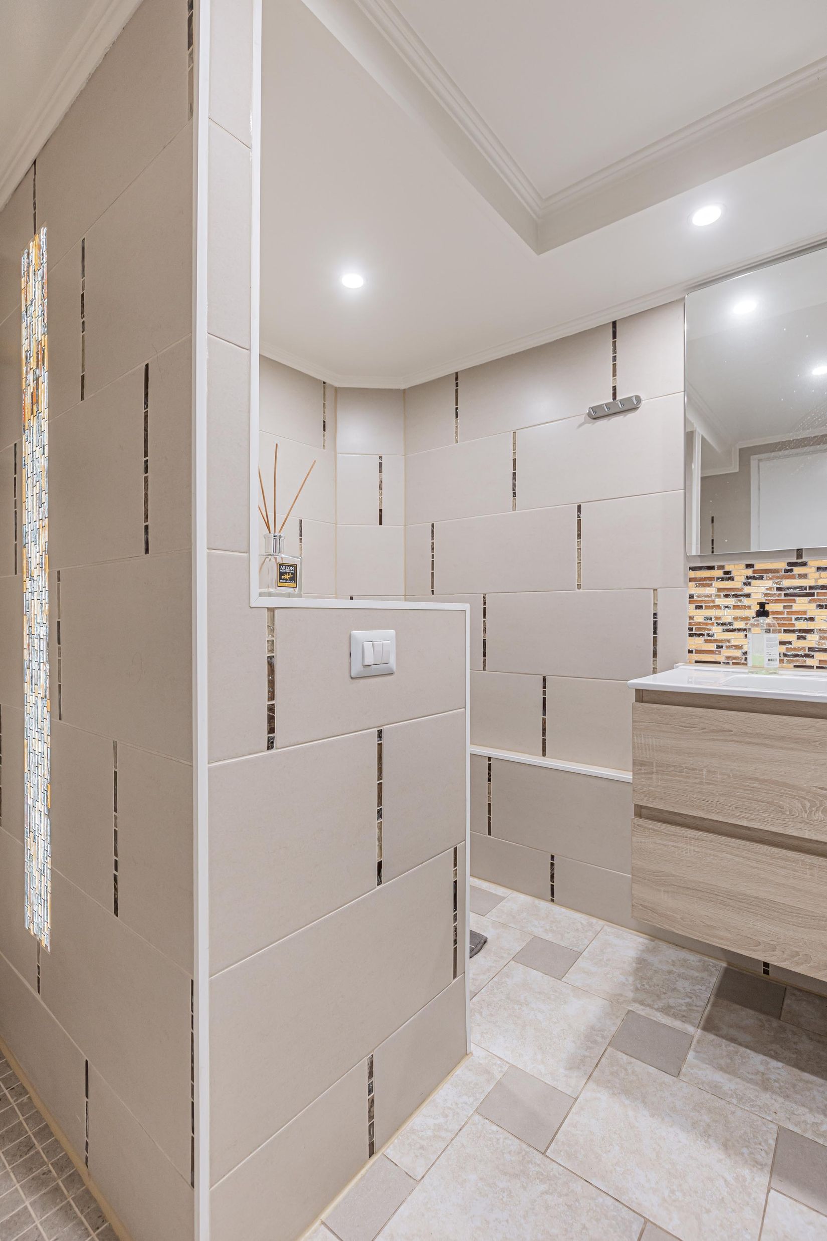 Villa, Granvägen 10, Sala