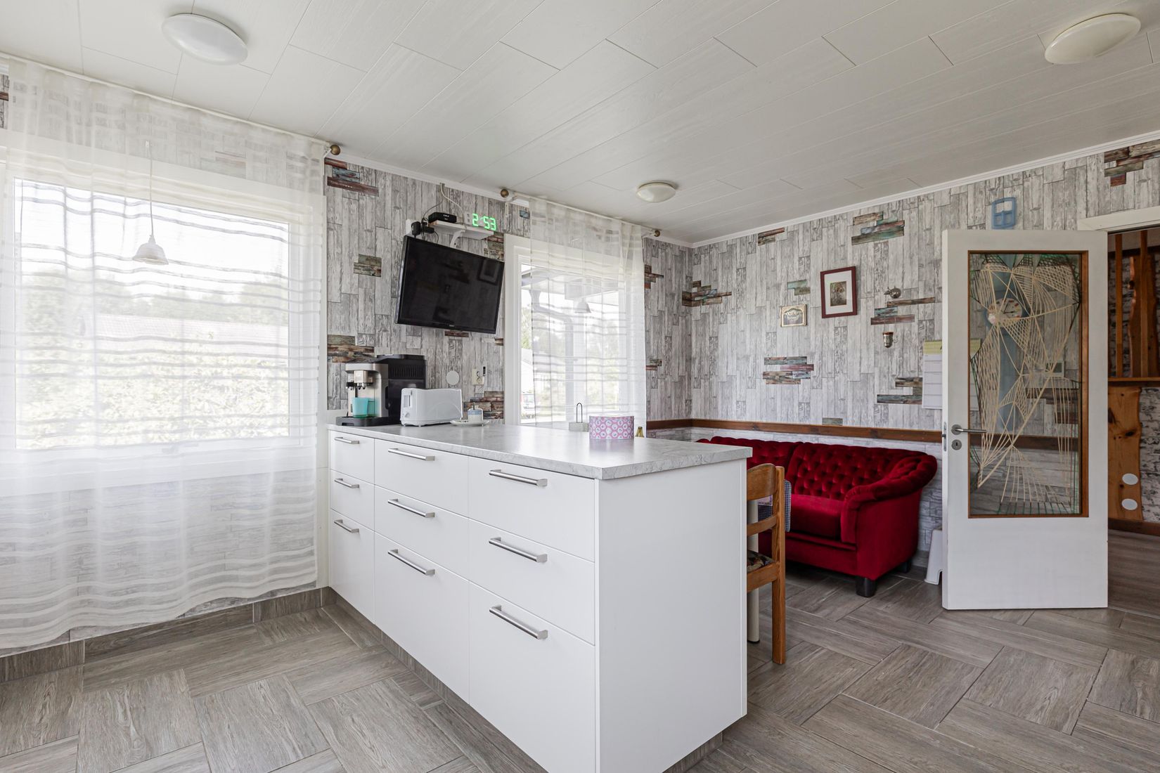 Villa, Granvägen 10, Sala