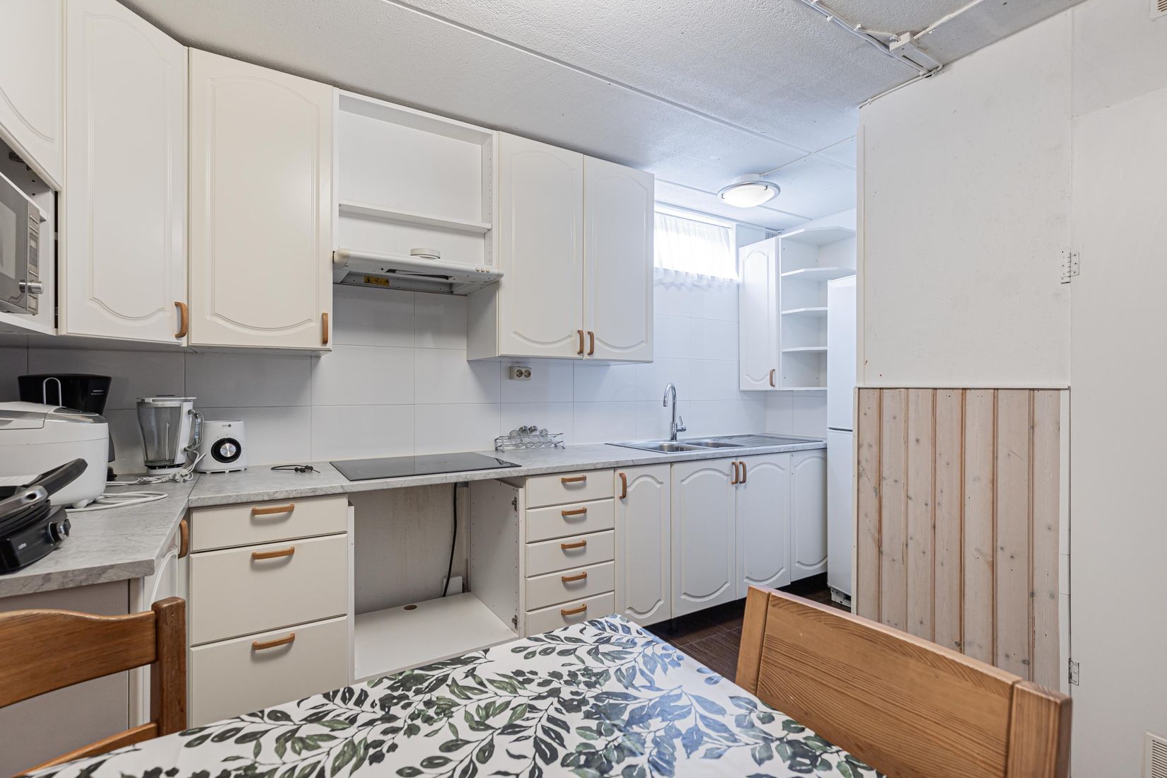 Villa, Granvägen 10, Sala