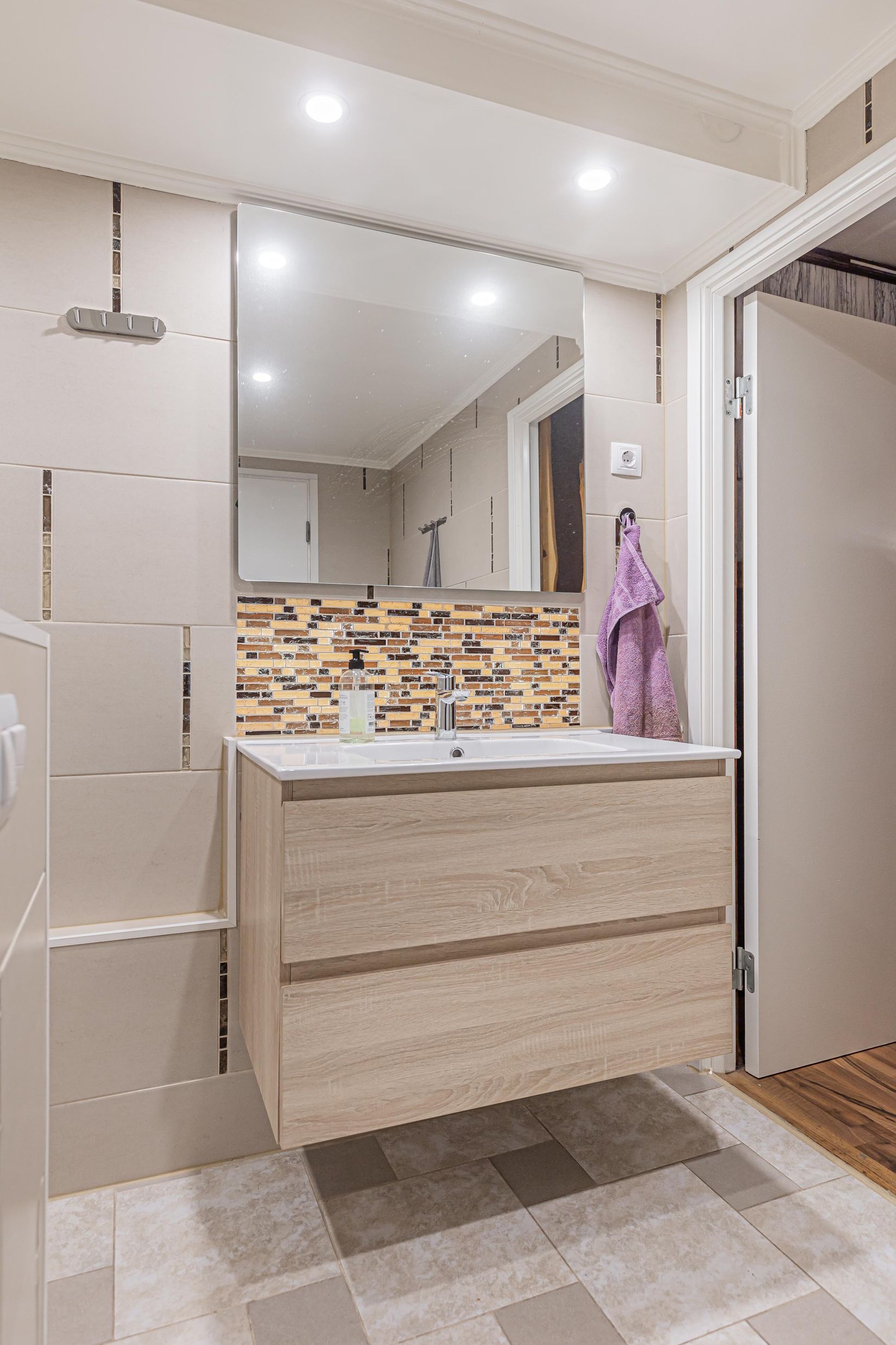 Villa, Granvägen 10, Sala