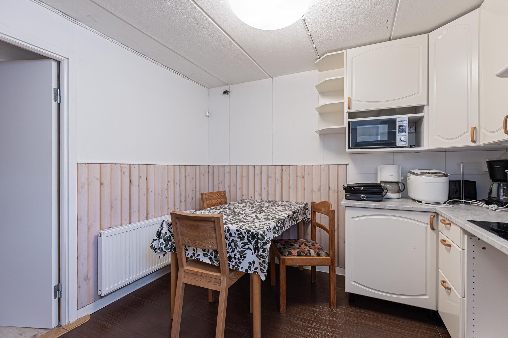 Villa, Granvägen 10, Sala