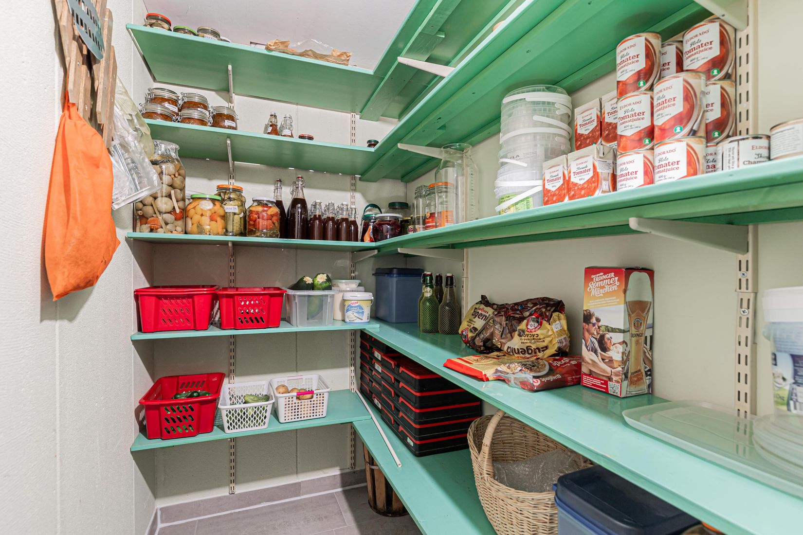 Villa, Granvägen 10, Sala