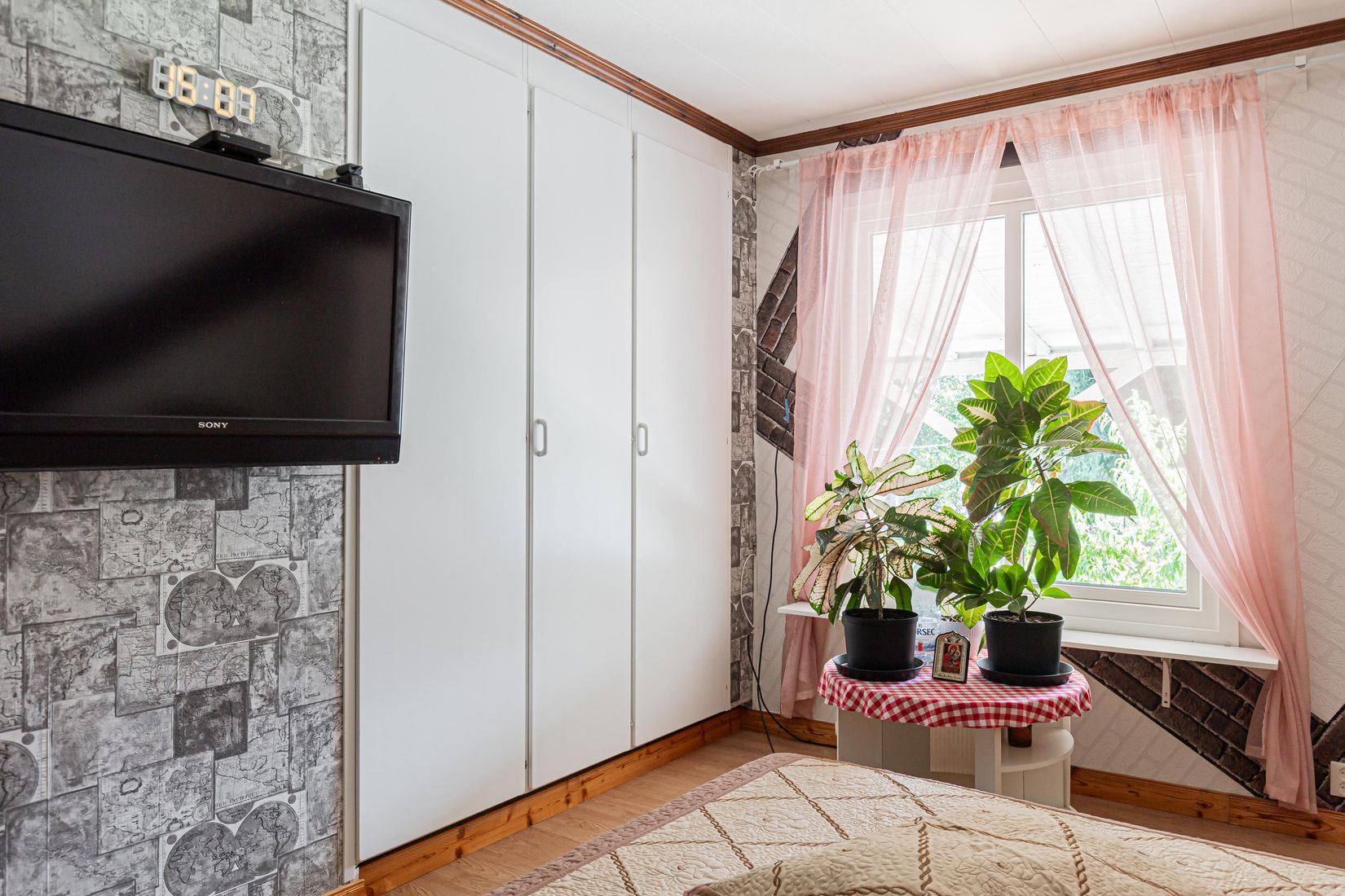 Villa, Granvägen 10, Sala