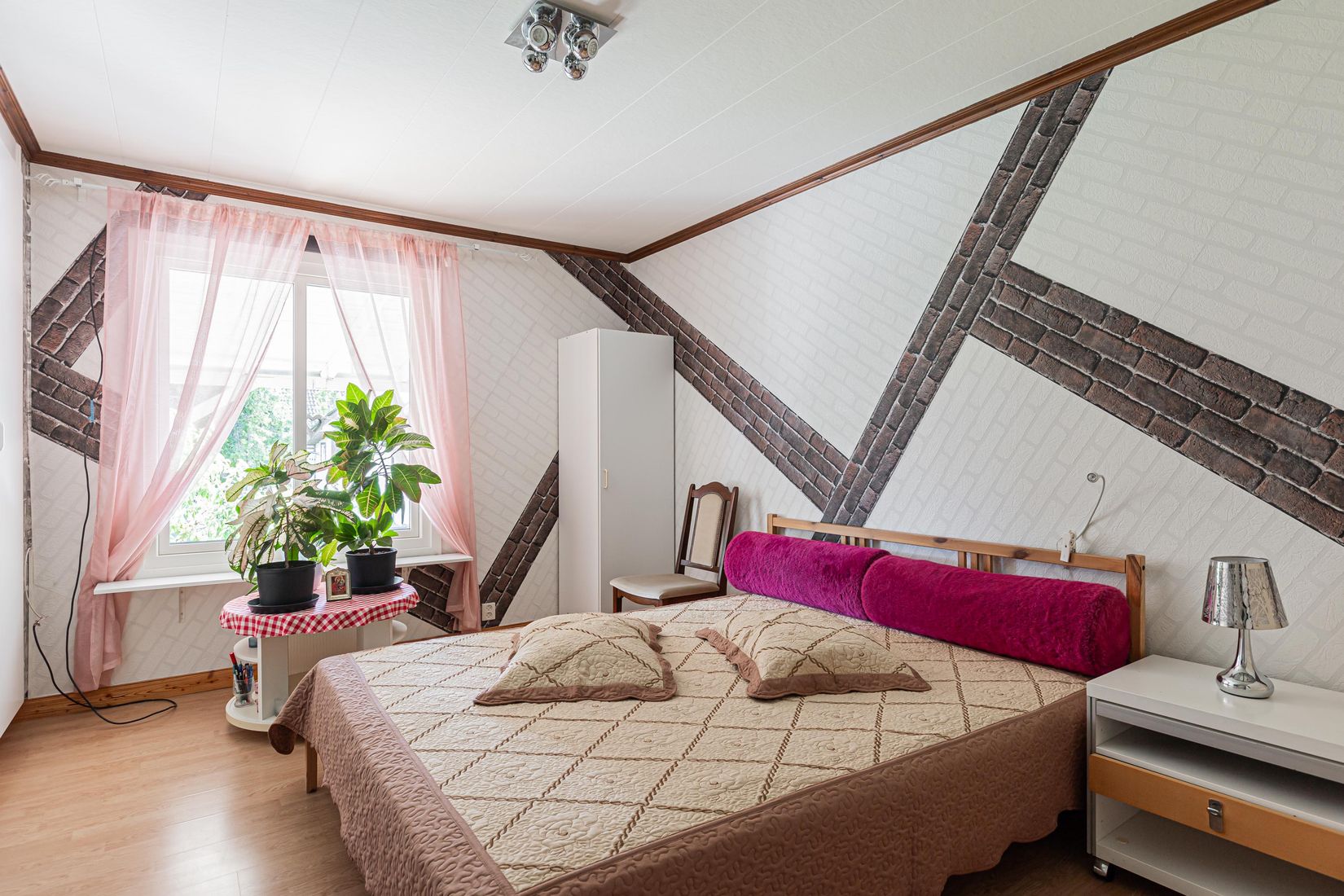 Villa, Granvägen 10, Sala