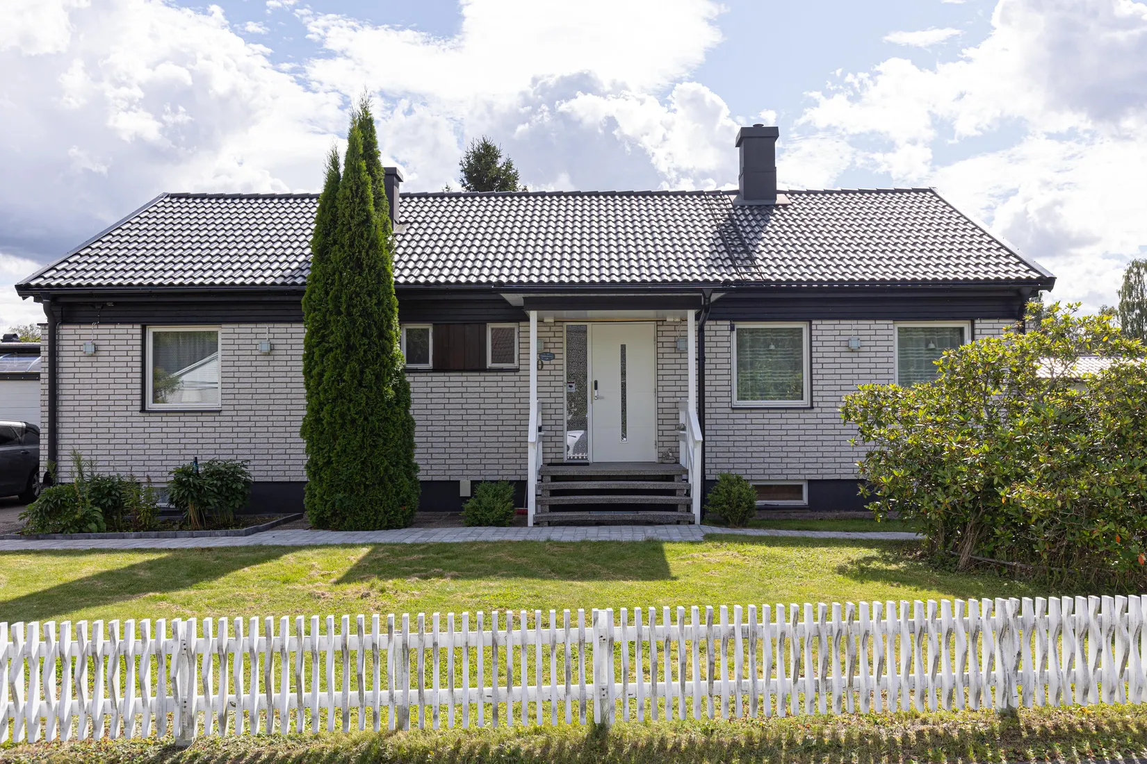 Villa, Granvägen 10, Sala