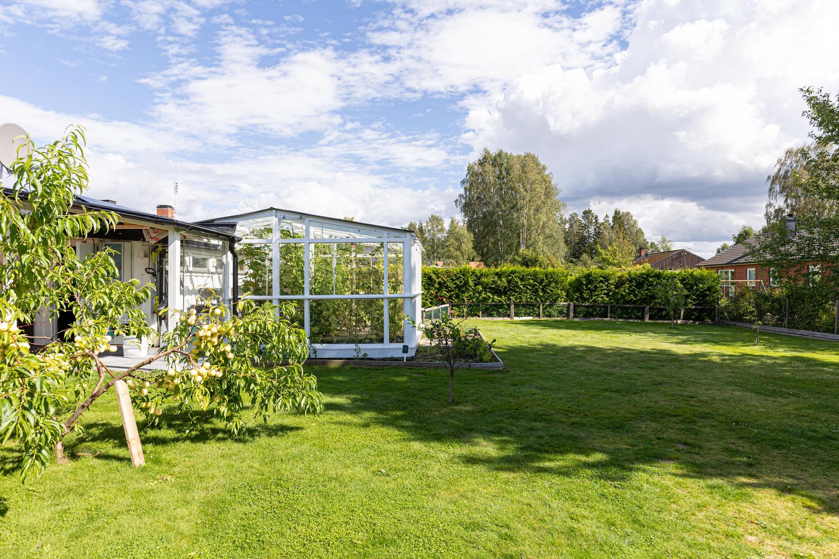 Villa, Granvägen 10, Sala