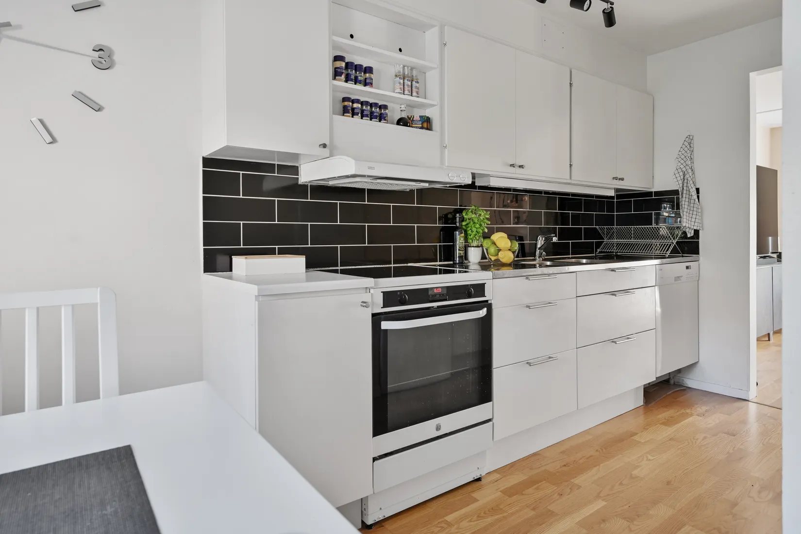 Bostadsrätt, Radhus, Sommarvägen 13, Bollstanäs, Upplands Väsby