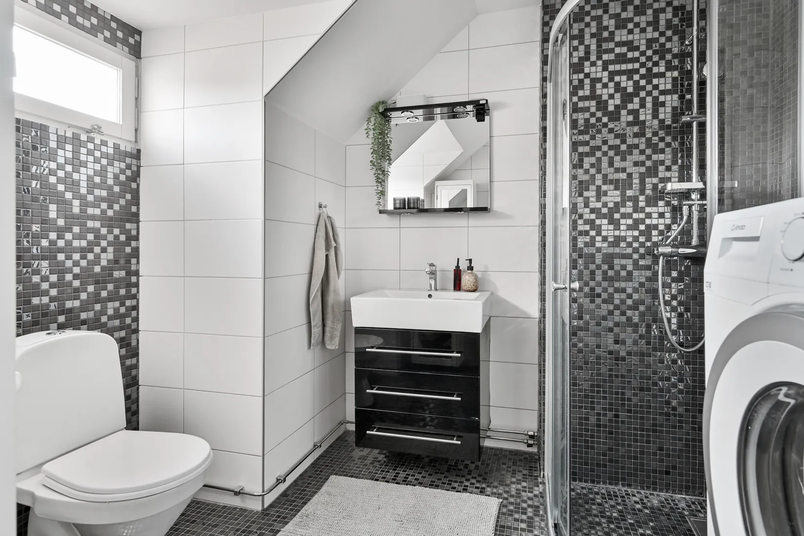 Bostadsrätt, Radhus, Sommarvägen 13, Bollstanäs, Upplands Väsby