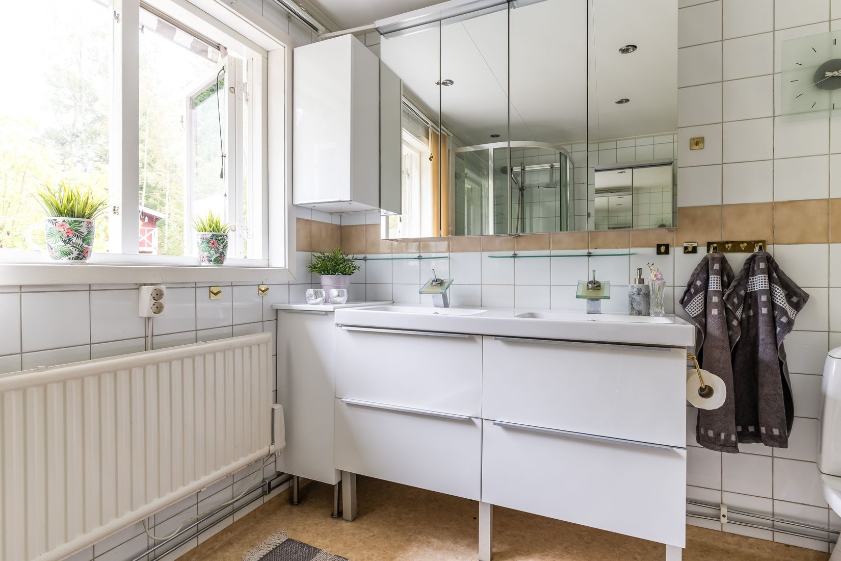 Villa, Skathagsvägen 1, SMEDJEBACKEN Östermoren, Smedjebacken