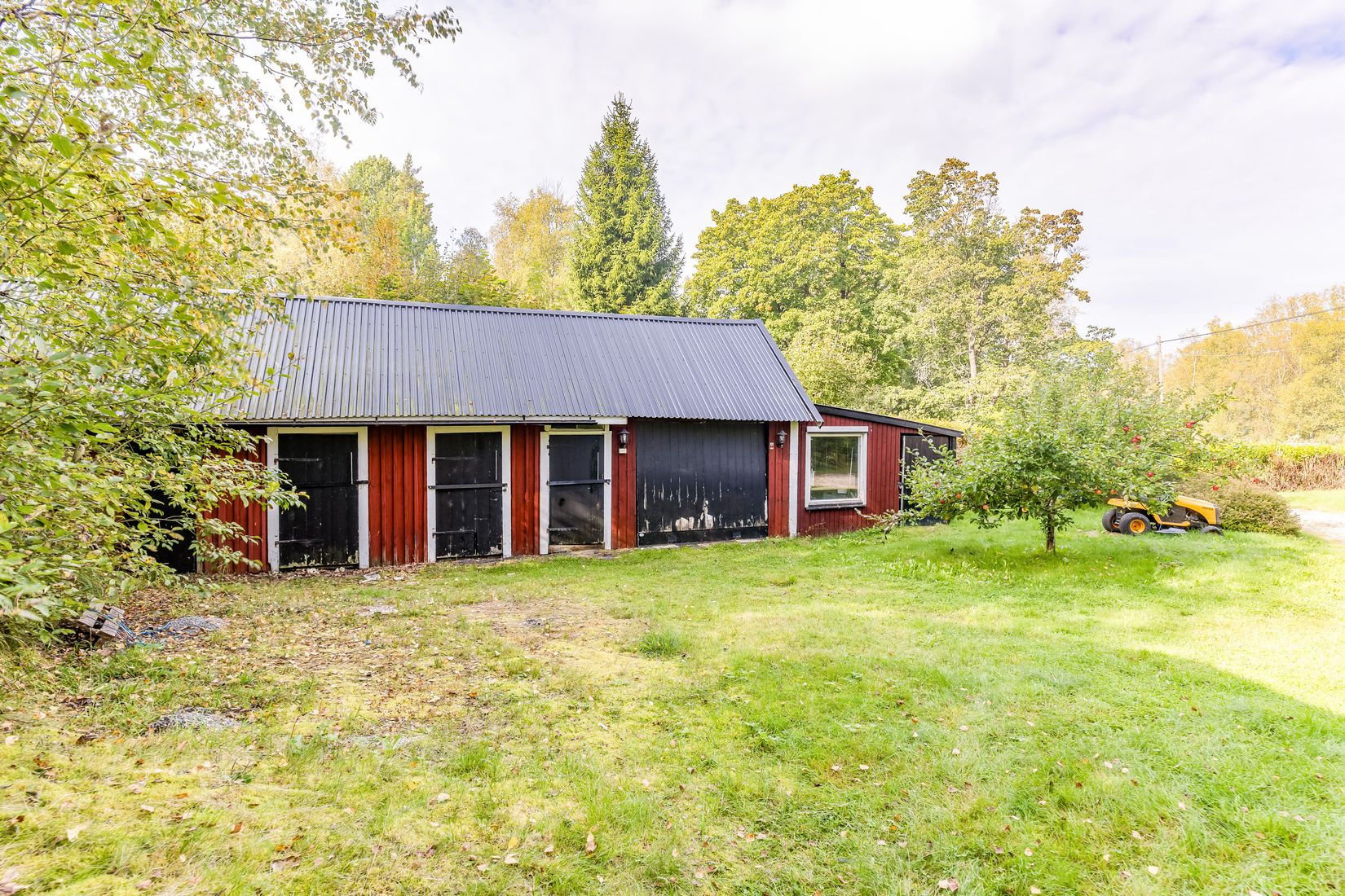 Villa, Skathagsvägen 1, SMEDJEBACKEN Östermoren, Smedjebacken