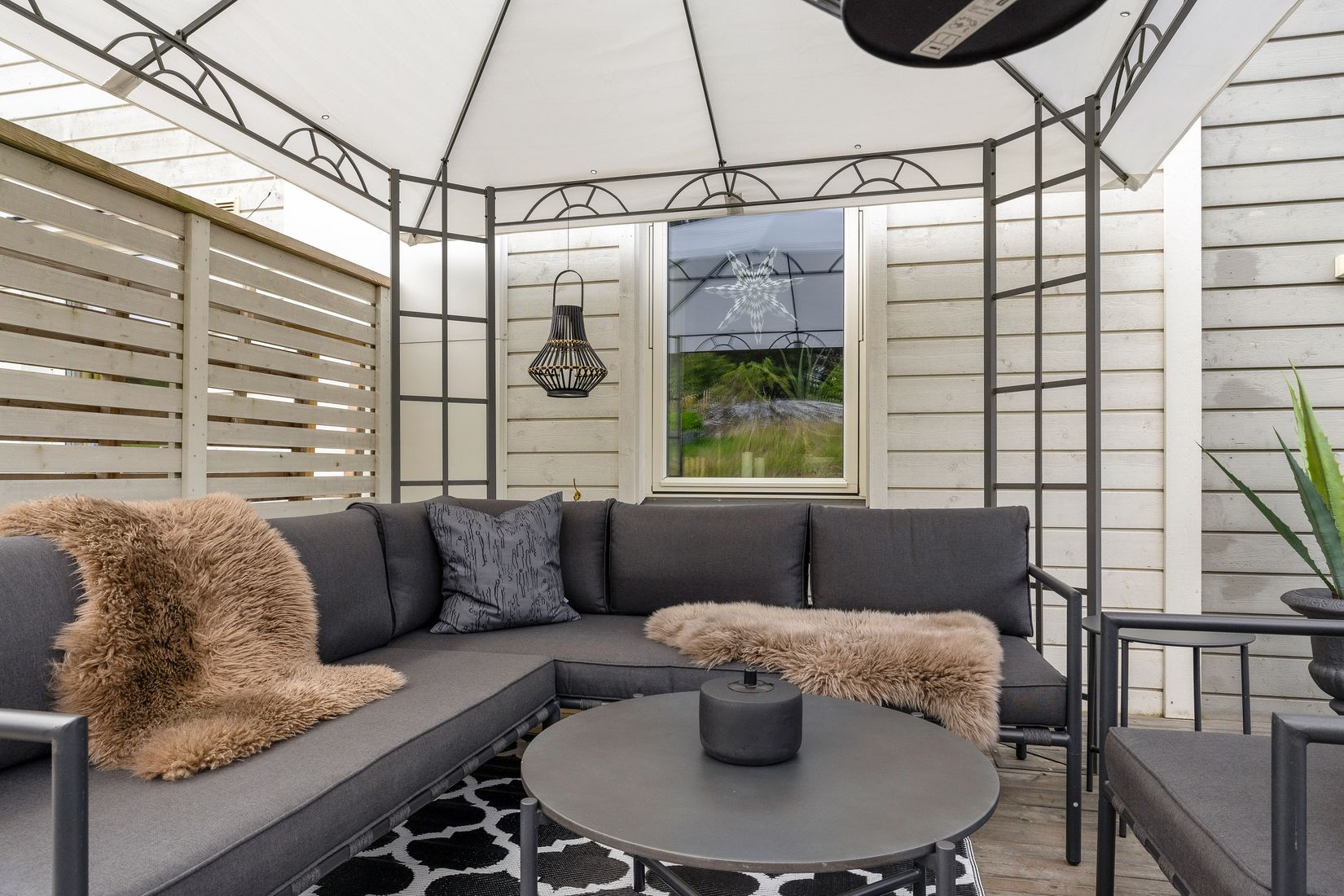 Bostadsrätt, Radhus, Miklagårdsvägen 40, Bro, Upplands-Bro