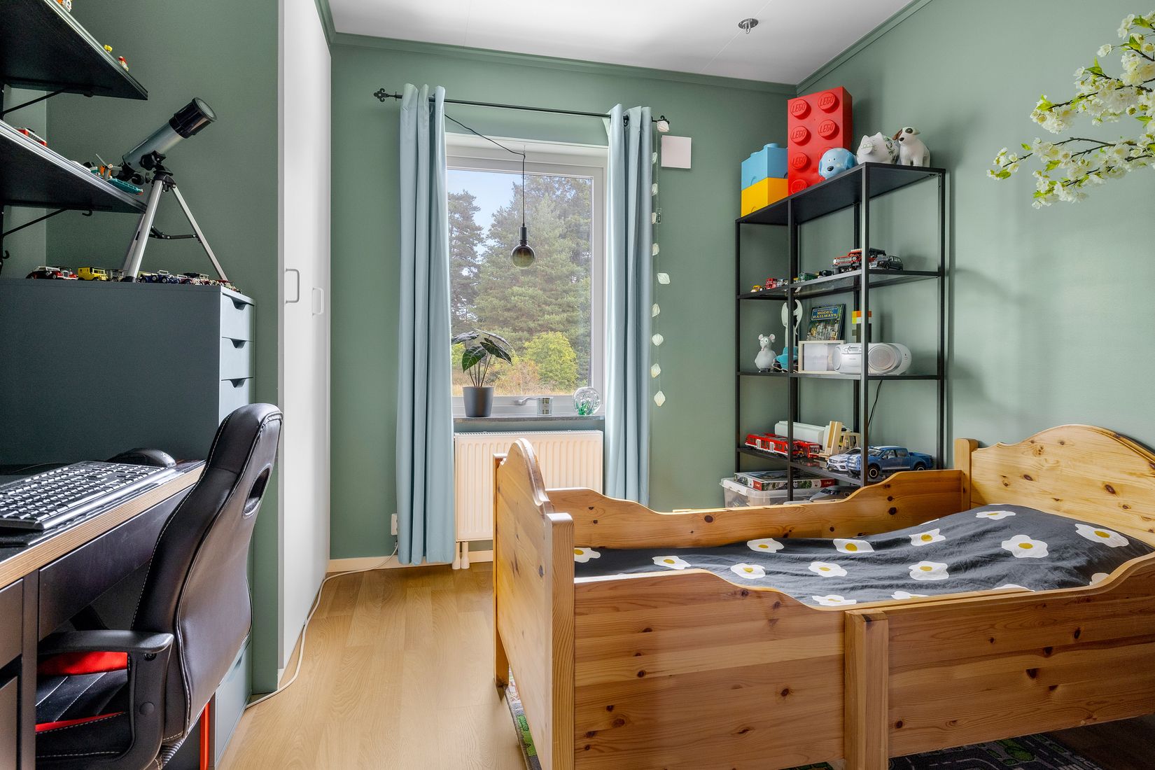 Bostadsrätt, Radhus, Miklagårdsvägen 40, Bro, Upplands-Bro