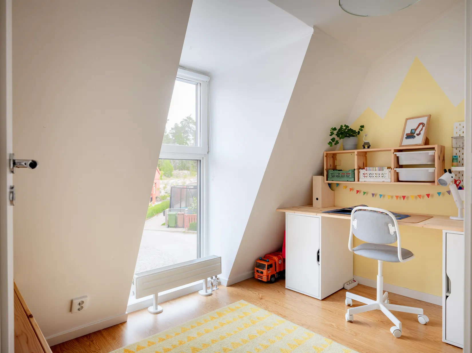 Radhus, Rådans Gårdsväg 54, Silverdal, Sollentuna