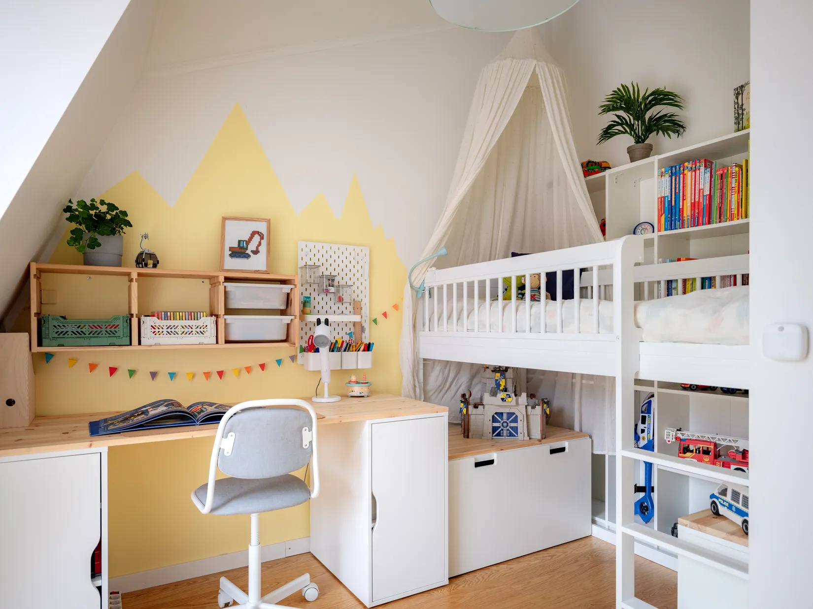 Radhus, Rådans Gårdsväg 54, Silverdal, Sollentuna
