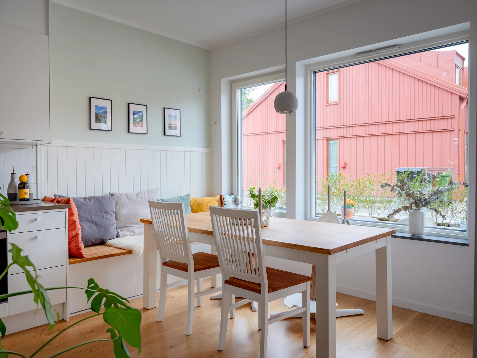 Radhus, Rådans Gårdsväg 54, Silverdal, Sollentuna