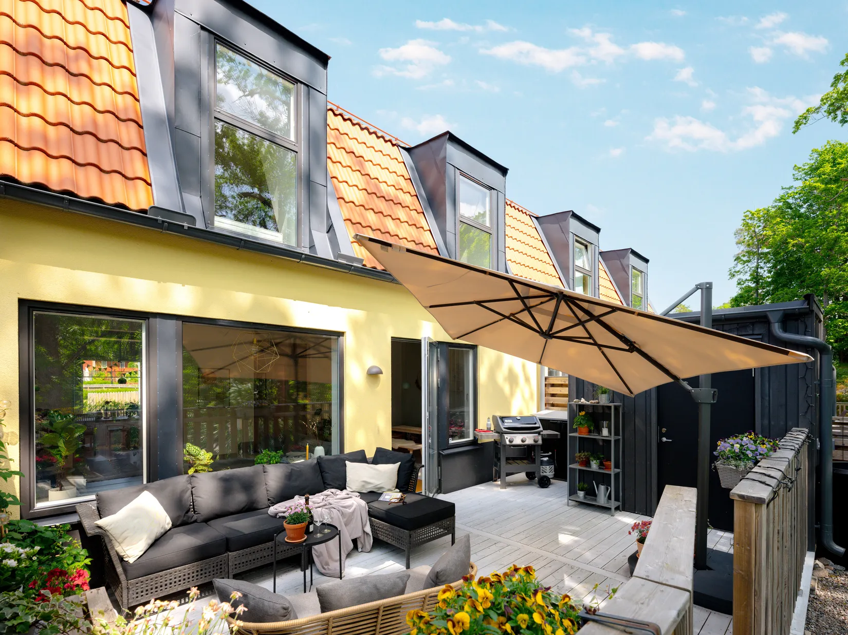 Radhus, Rådans Gårdsväg 54, Silverdal, Sollentuna