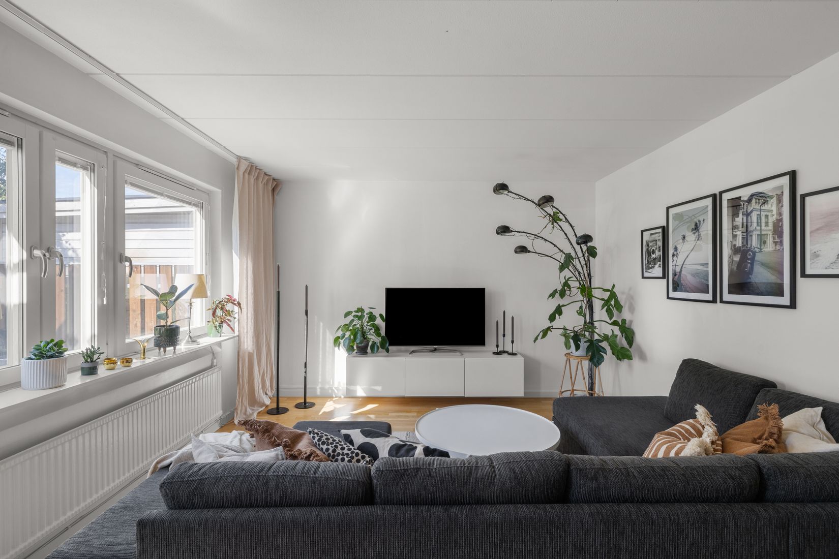 Radhus, Jägarstigen 10, Salem