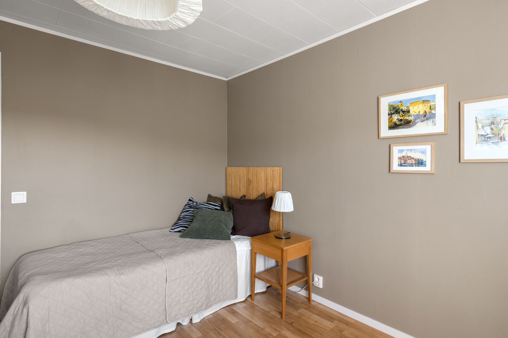 Radhus, Jägarstigen 10, Salem