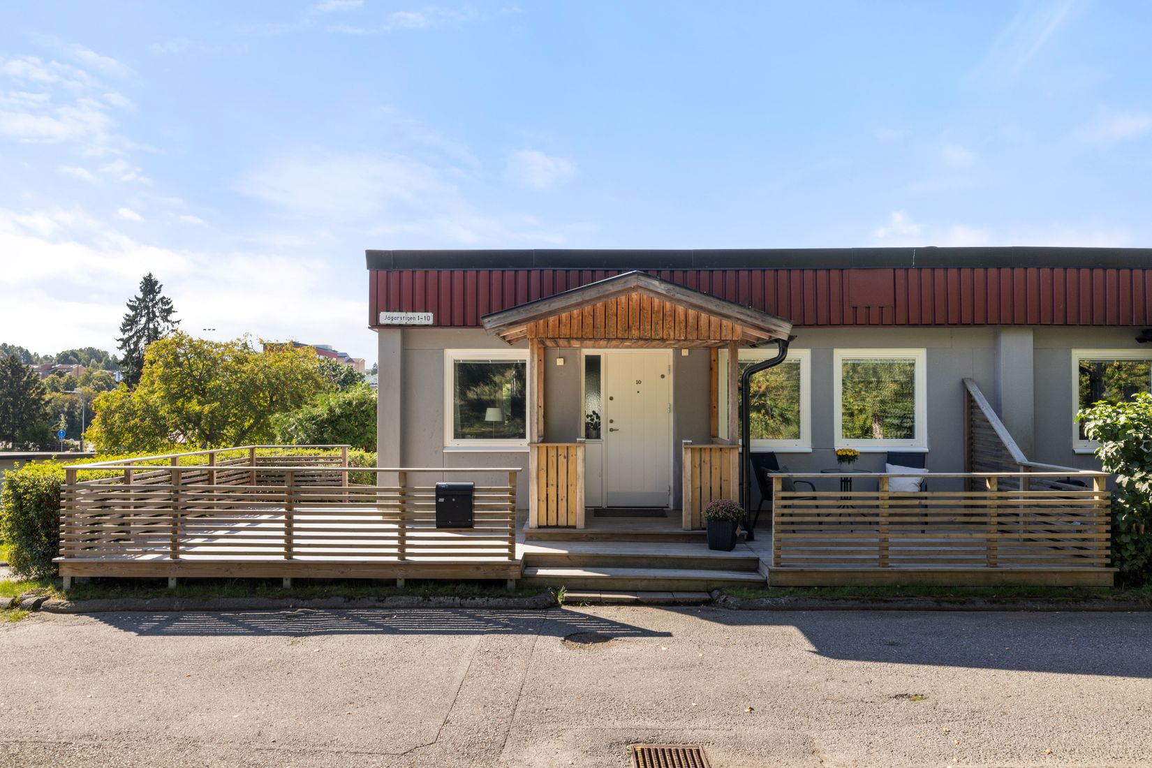 Radhus, Jägarstigen 10, Salem