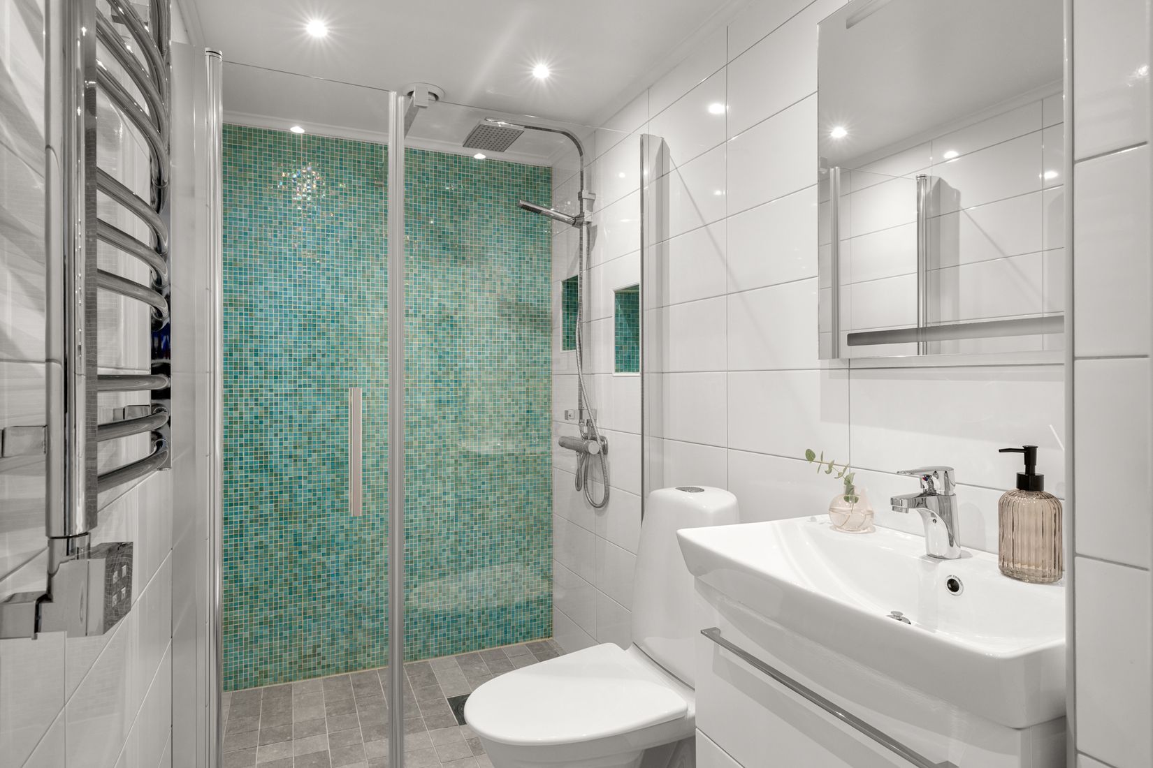 Radhus, Jägarstigen 10, Salem