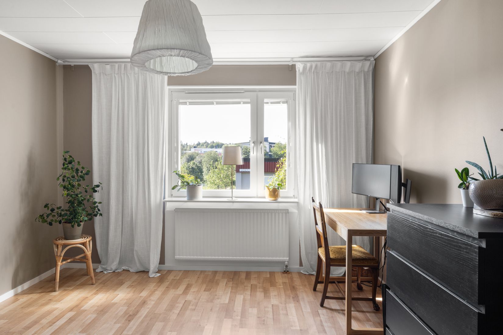 Radhus, Jägarstigen 10, Salem