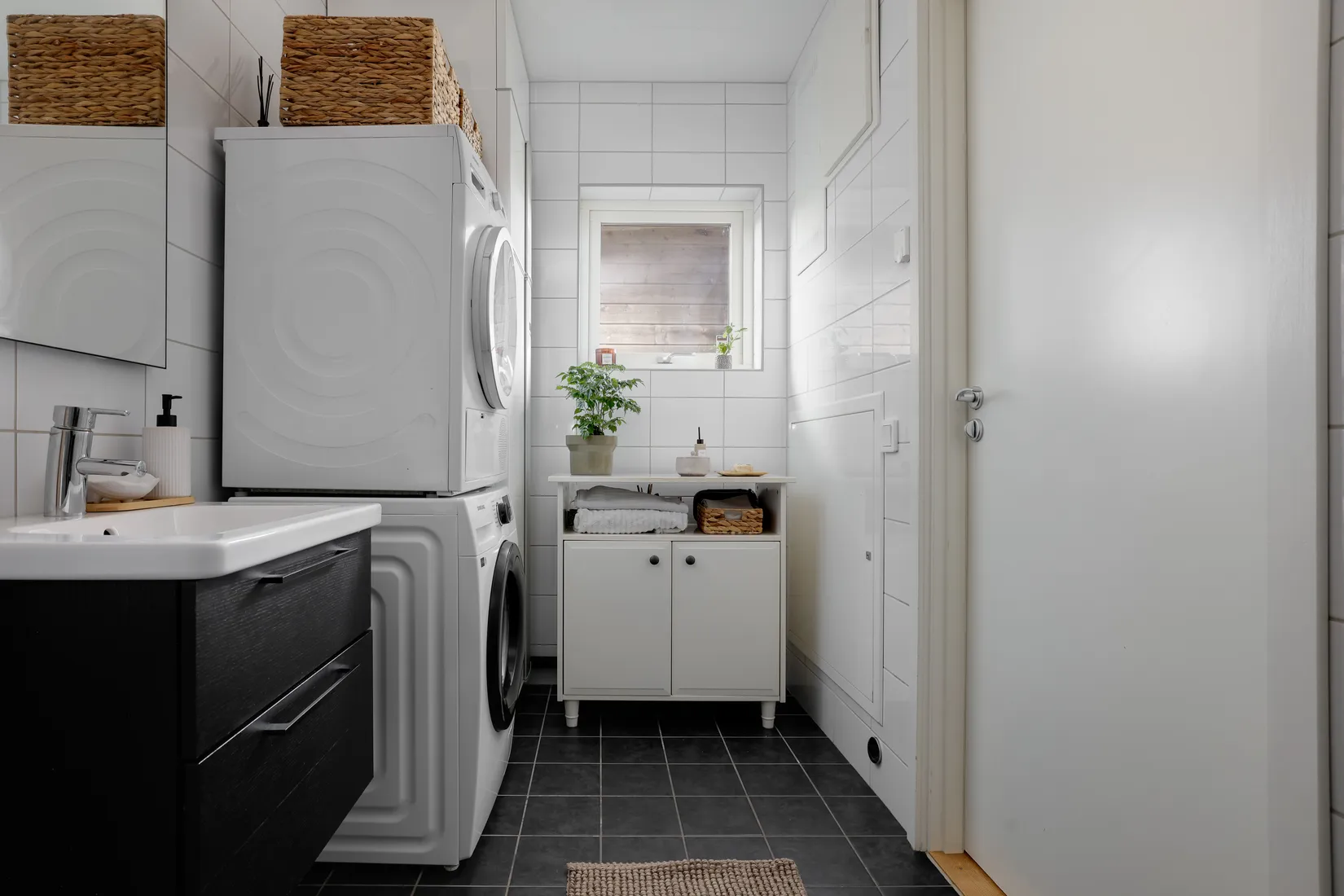 Bostadsrätt, Radhus, Lakevägen 42A, Ekeby-Almby , Örebro