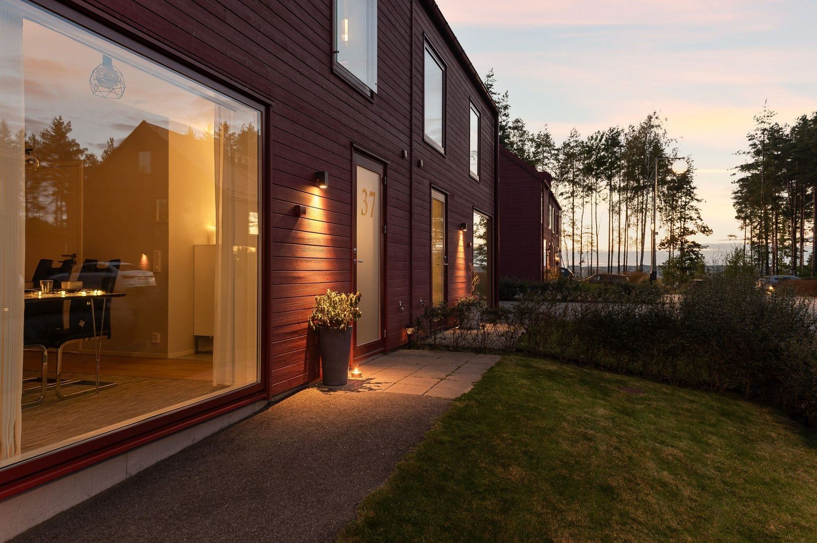 Radhus, Blåsarevägen 37, Krikonbacken, Nyköping