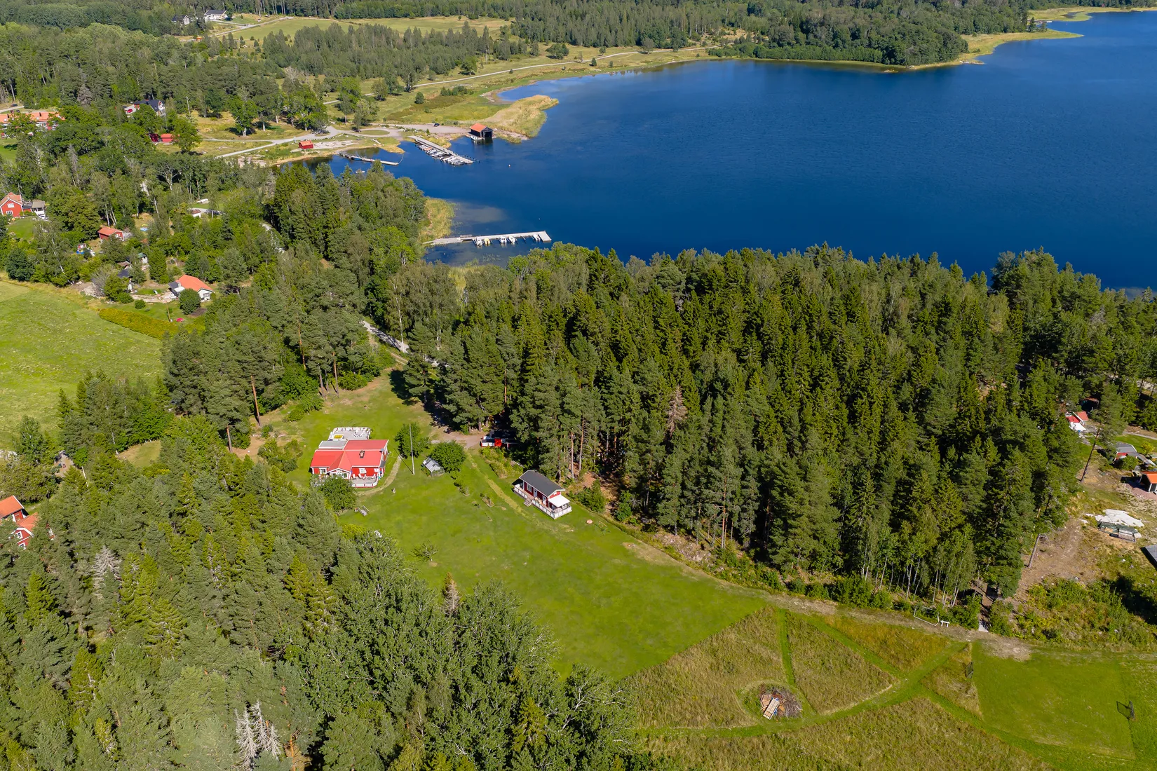 Gård/Skog, Långkärrsvägen 1, Österåker