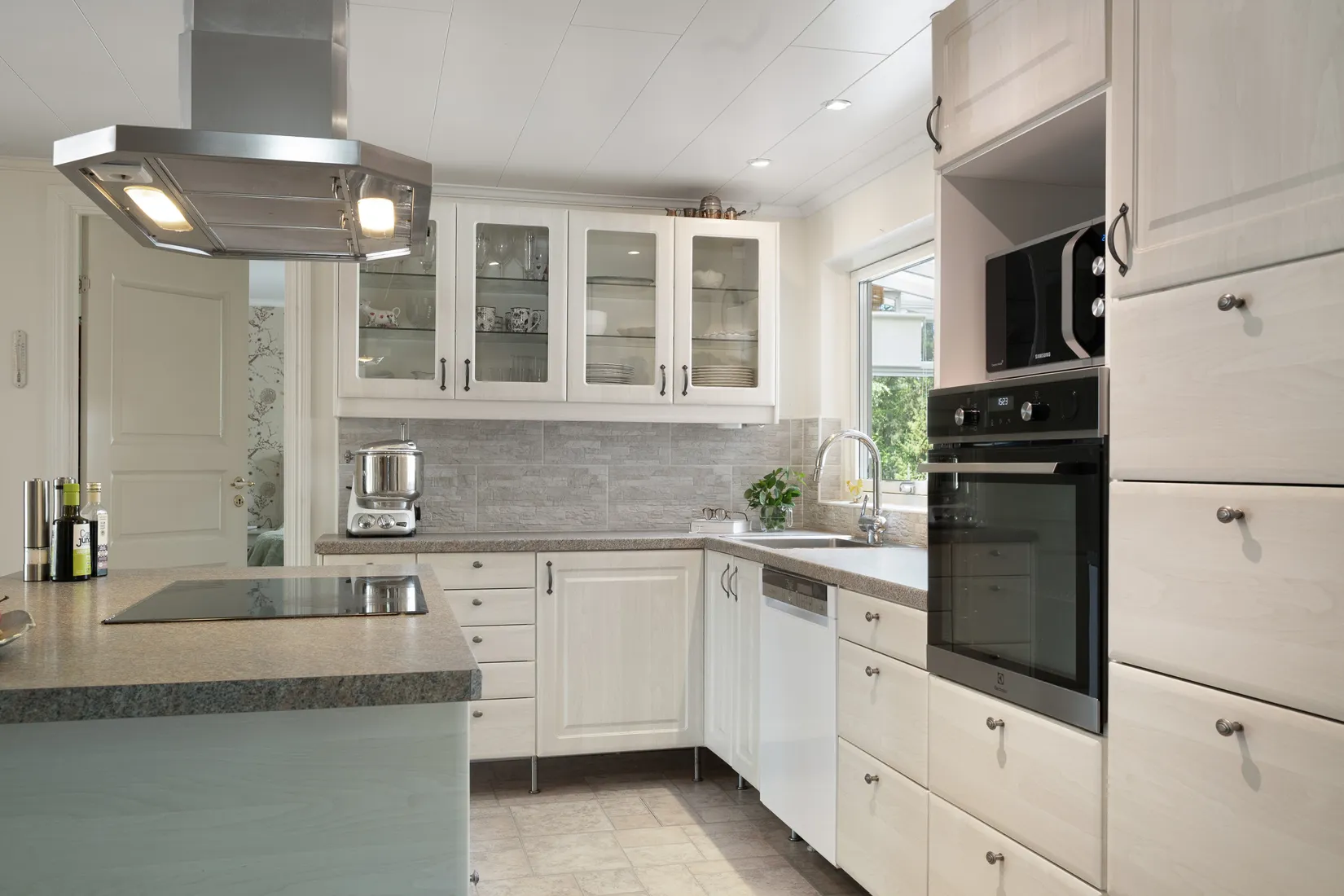 Gård/Skog, Långkärrsvägen 1, Österåker