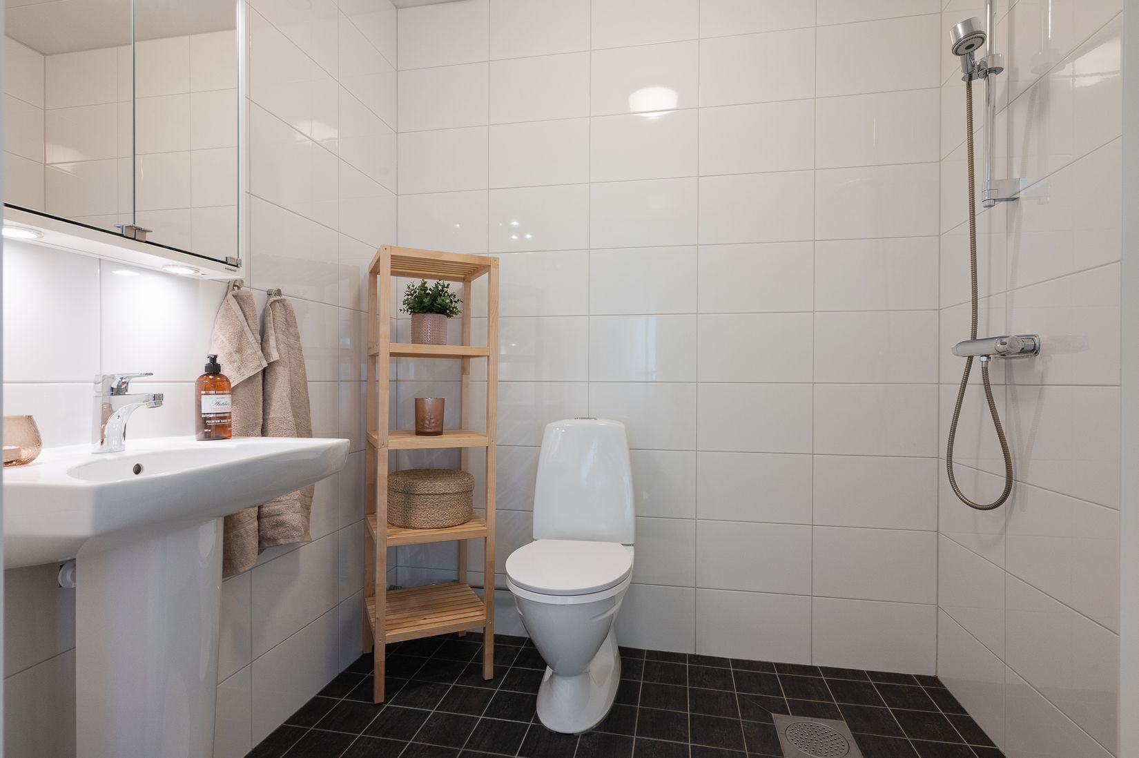 Villa, Radhus, Norra Atriumvägen 12, Kvisslingby, Österåker