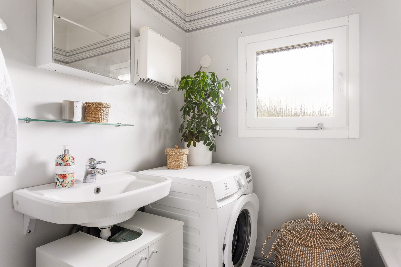 Bostadsrätt, Radhus, Forellgränd 45, Viksjö, Järfälla