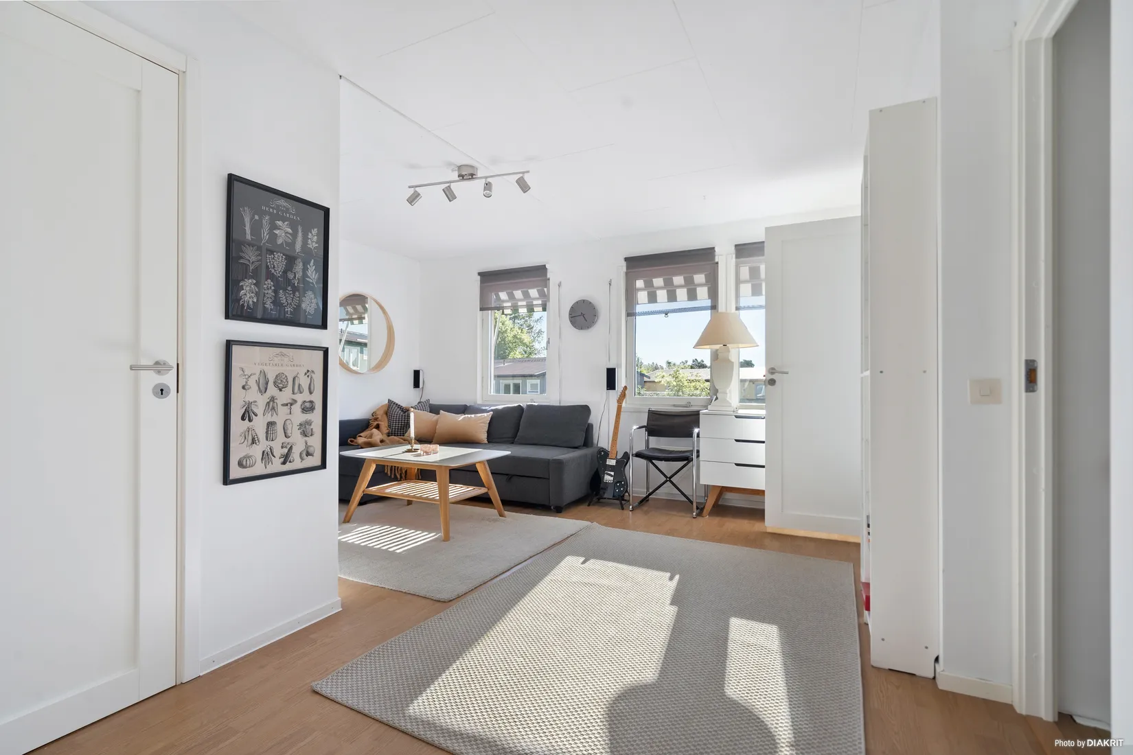 Radhus, Enbacken 17, Skarpäng, Täby